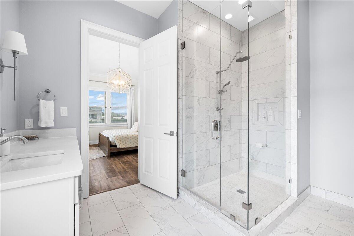 JOURNEYS END CONDO - Residential