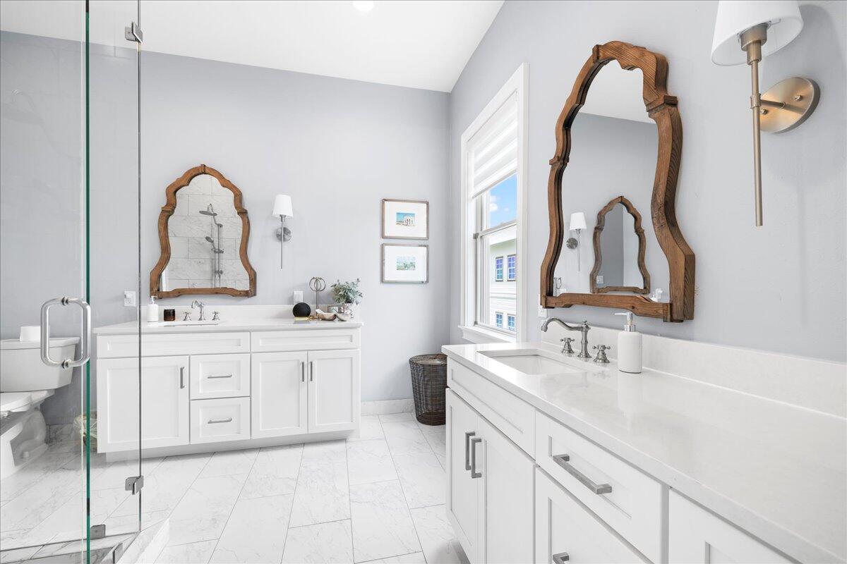 JOURNEYS END CONDO - Residential