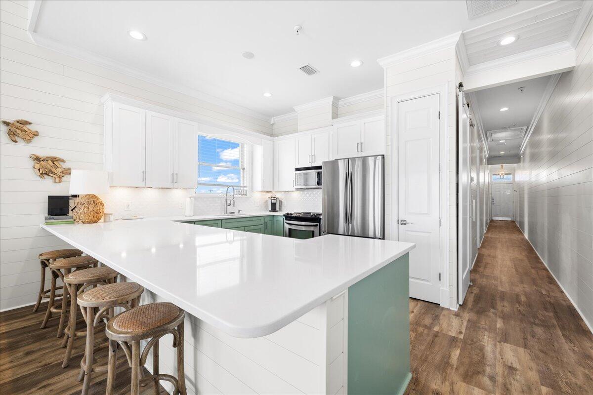JOURNEYS END CONDO - Residential