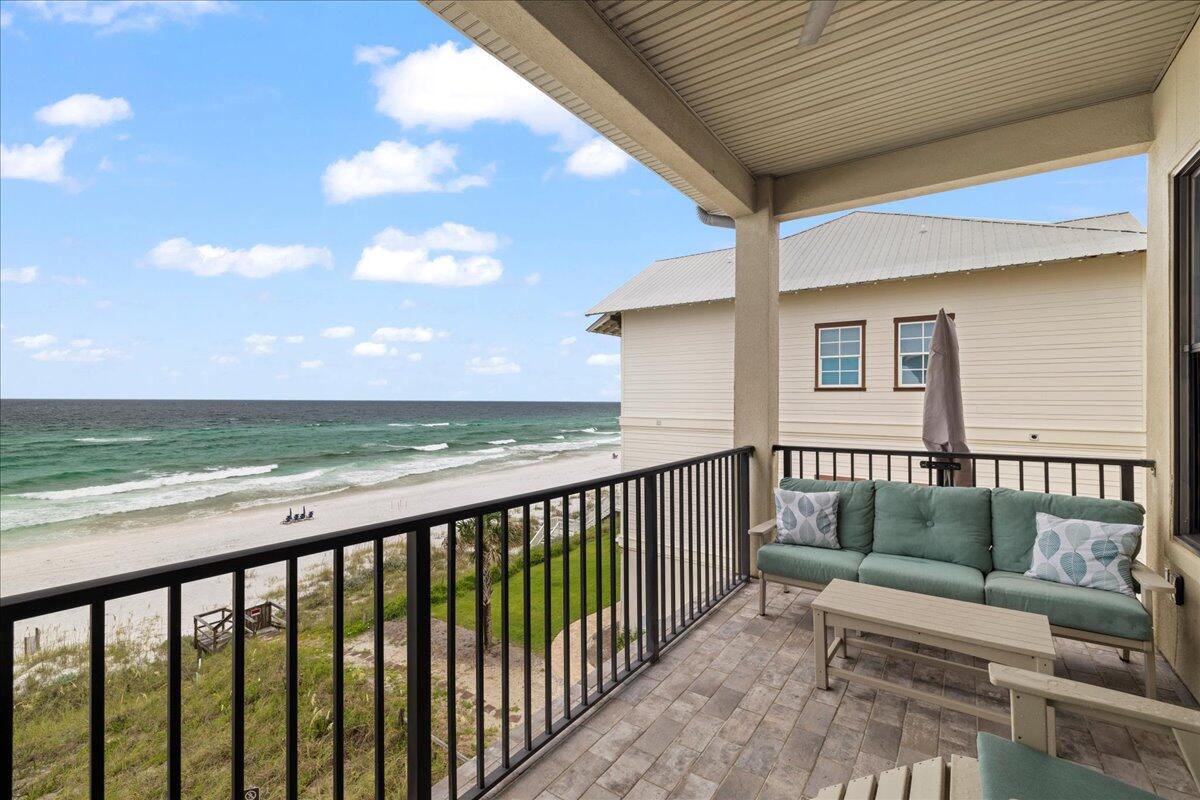 JOURNEYS END CONDO - Residential