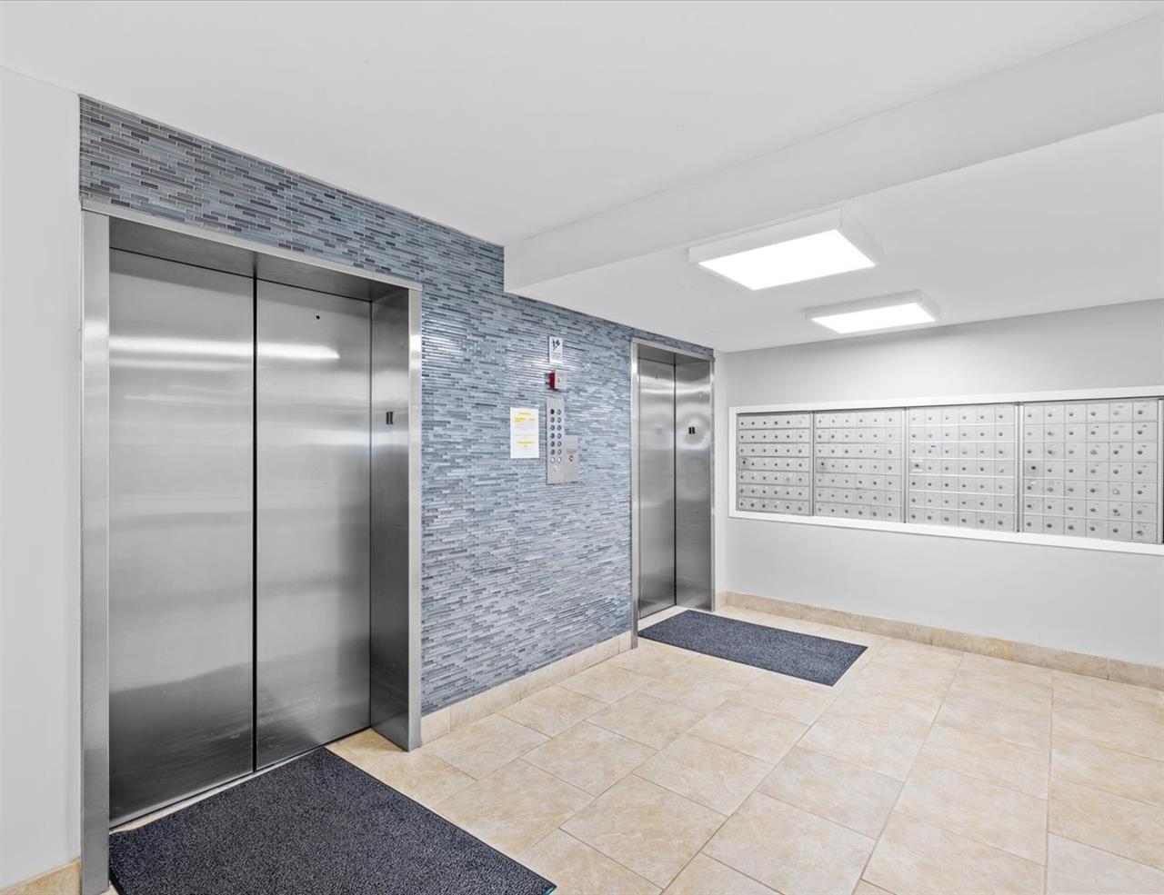 HOLIDAY SURF & RACQUET CLUB - Residential