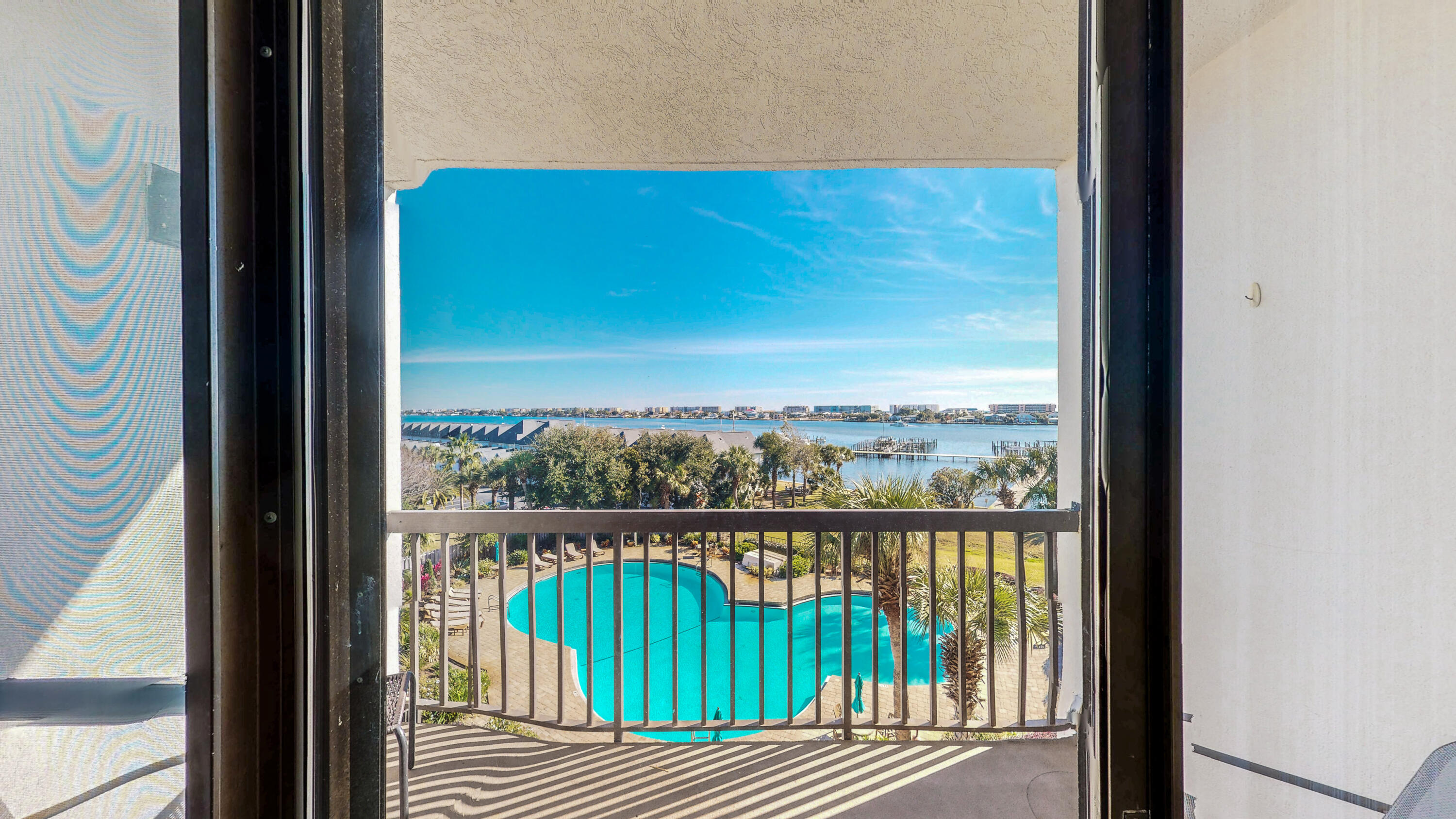 PIRATES BAY PH 1 - Residential