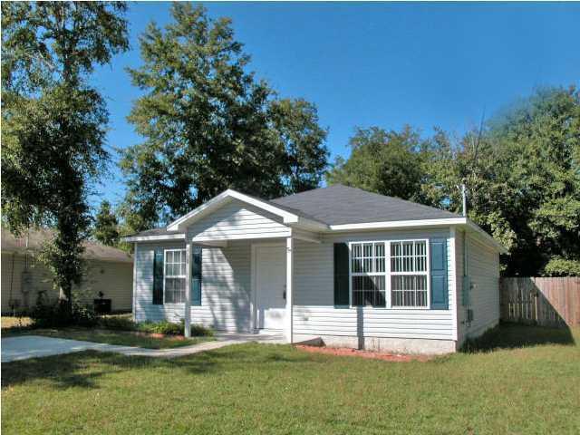 CENTER OF TOWN WITH EASY CARE VINYL SIDING AND A PRIVACY FENCED BACKYARD.THE KITCHEN FEATURES A DISHWASHER AND REFRIGERATOR ALONG WITH A PANTRY THAT HAS STORAGE SPACE AND A STACKED WASHER AND DRYER. ATTRACTIVE FRENCH DOORS OPEN TO THE REAR PATIO FROM THE DINING AREA.THERE IS A HANDY COAT CLOSET IN THE SPACIOUS LIVING ROOM AND LARGE LINEN CLOSET IN THE HALLWAY. WASHER AND DRYER IN UNIT.OWNER WILL ALLOW SMALL DOGS ONLY WITH $250.00 NON REFUNDABLE PET PEE. NO CATS