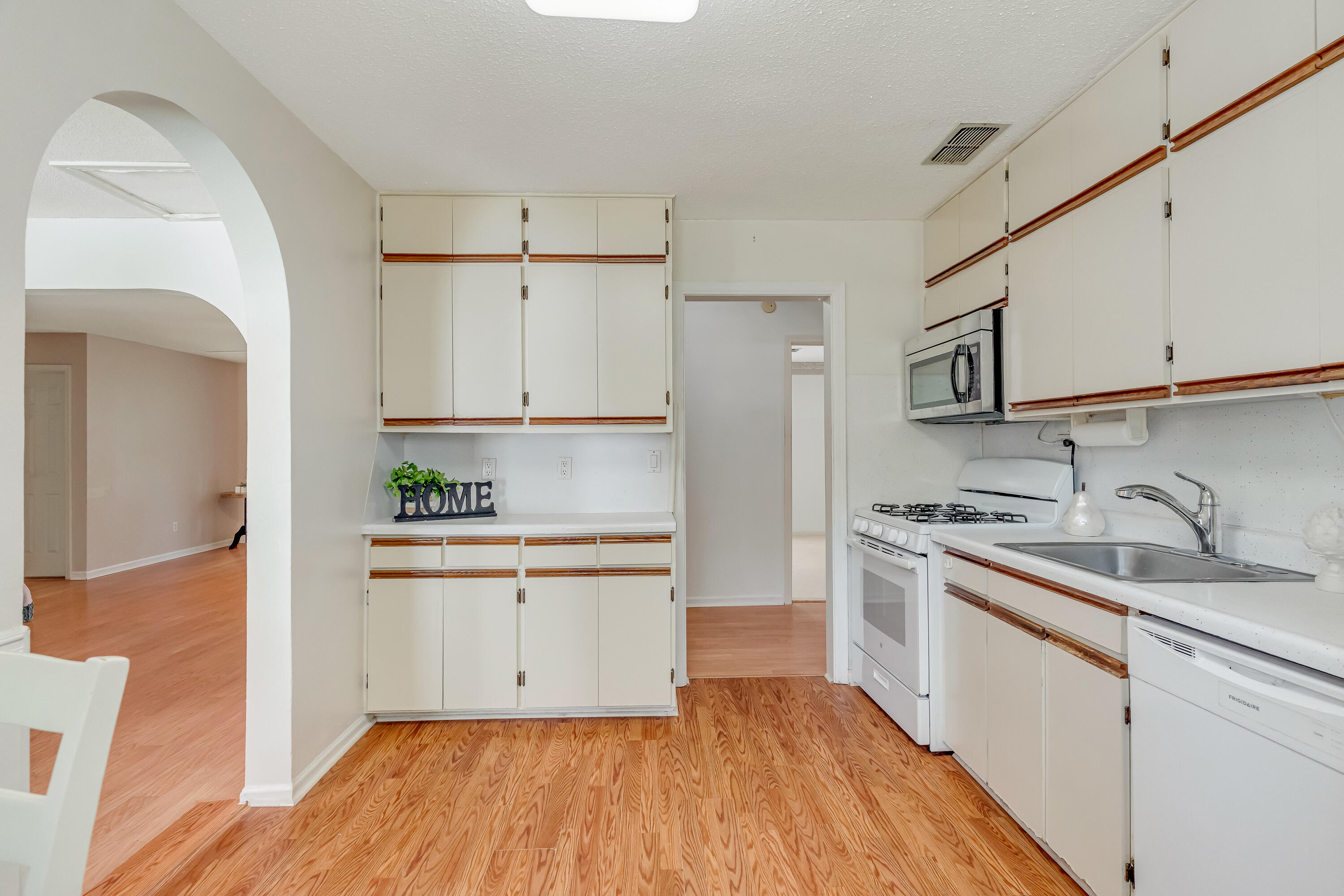 GARNIERS BEACH - Residential
