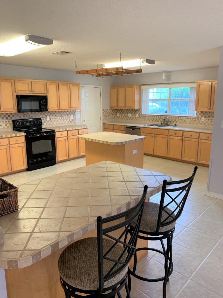 HOLLEY BY THE SEA - Residential