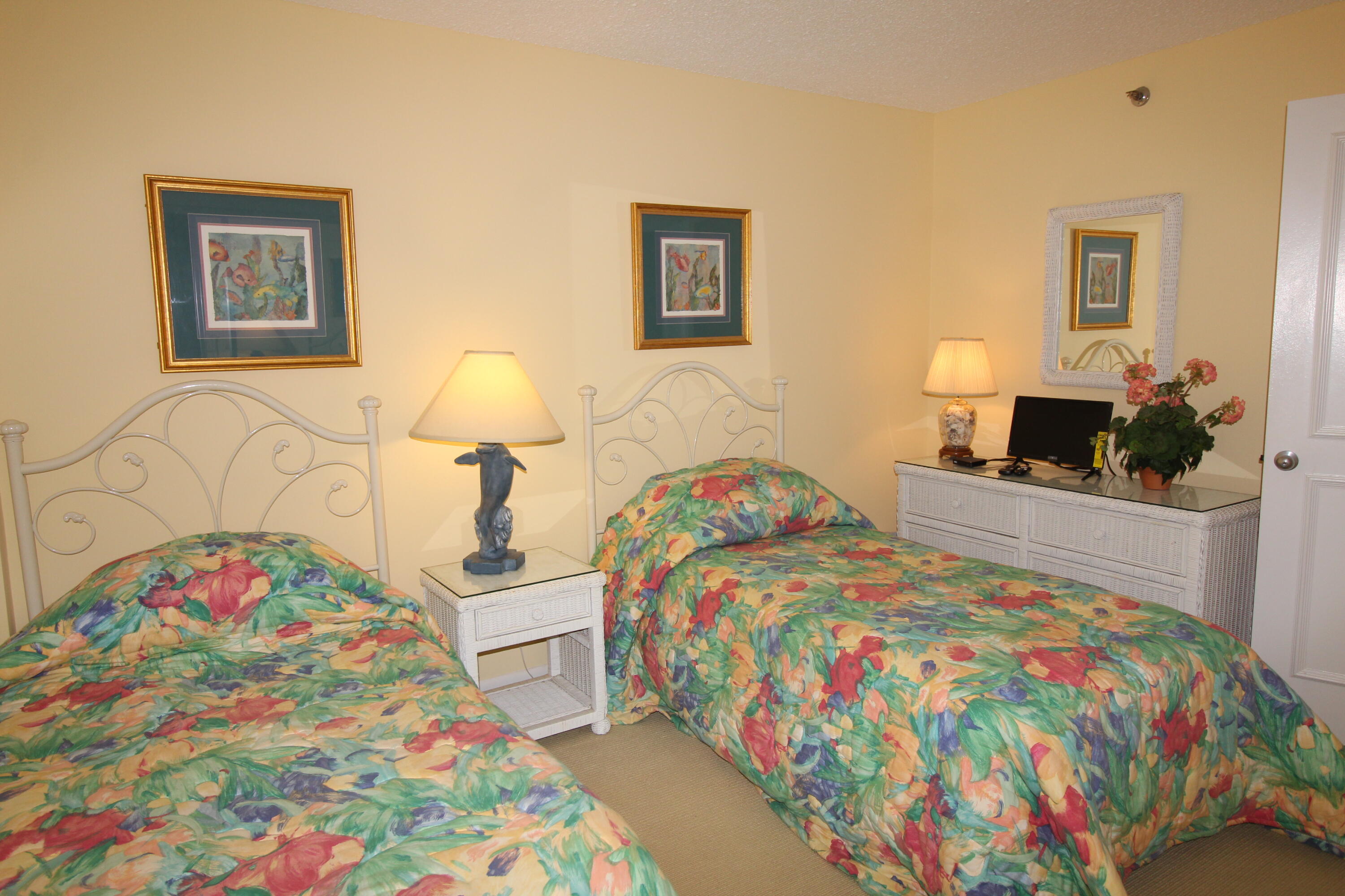 INLET REEF CLUB CONDO - Residential