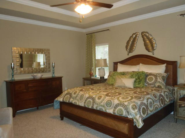 AUTUMN WOODS - Residential