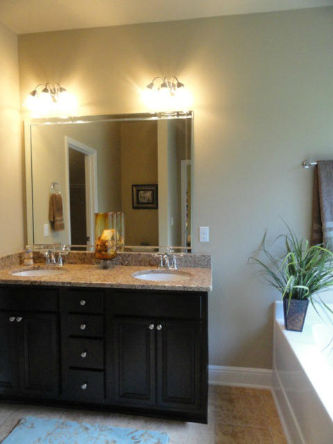 AUTUMN WOODS - Residential