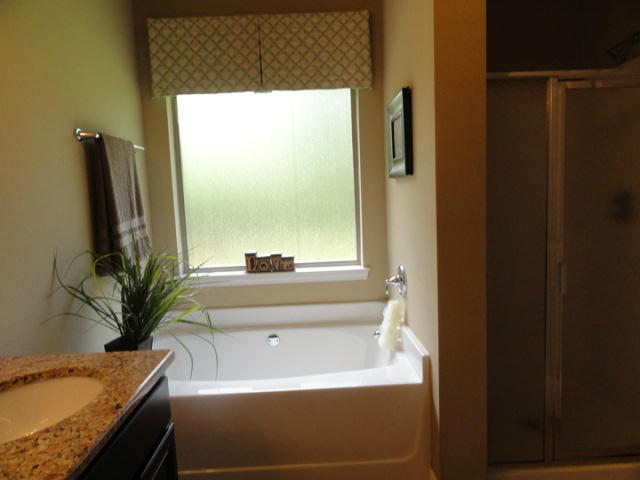 AUTUMN WOODS - Residential