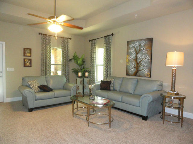 AUTUMN WOODS - Residential