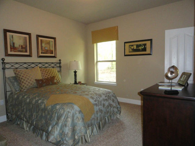 AUTUMN WOODS - Residential