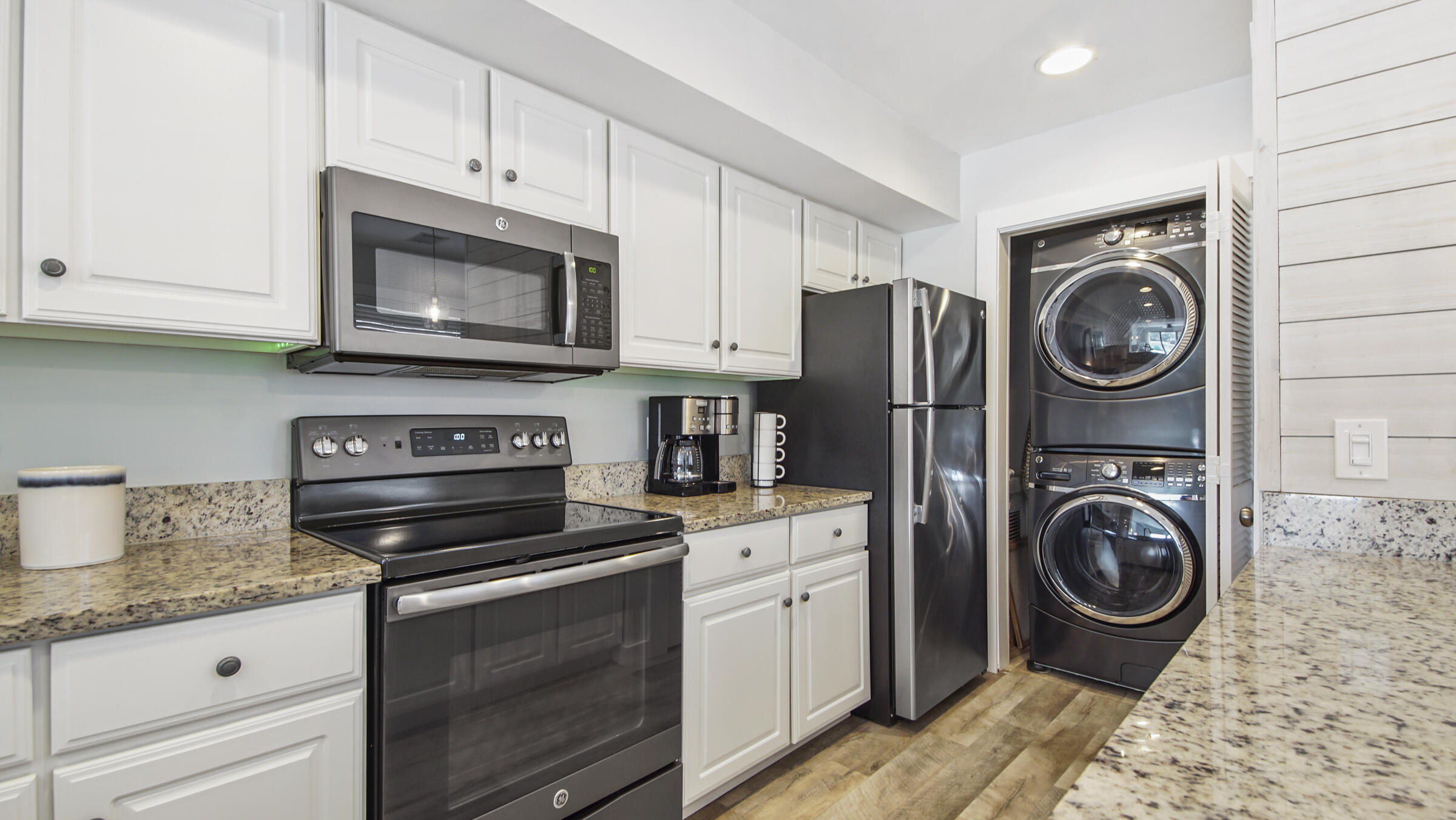 HARBOUR POINTE - Residential
