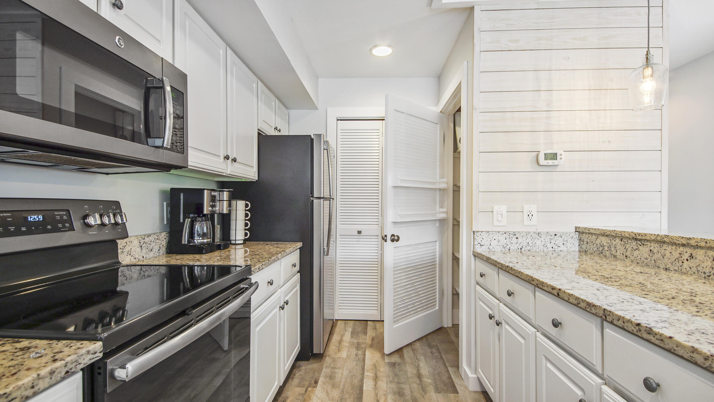 HARBOUR POINTE - Residential