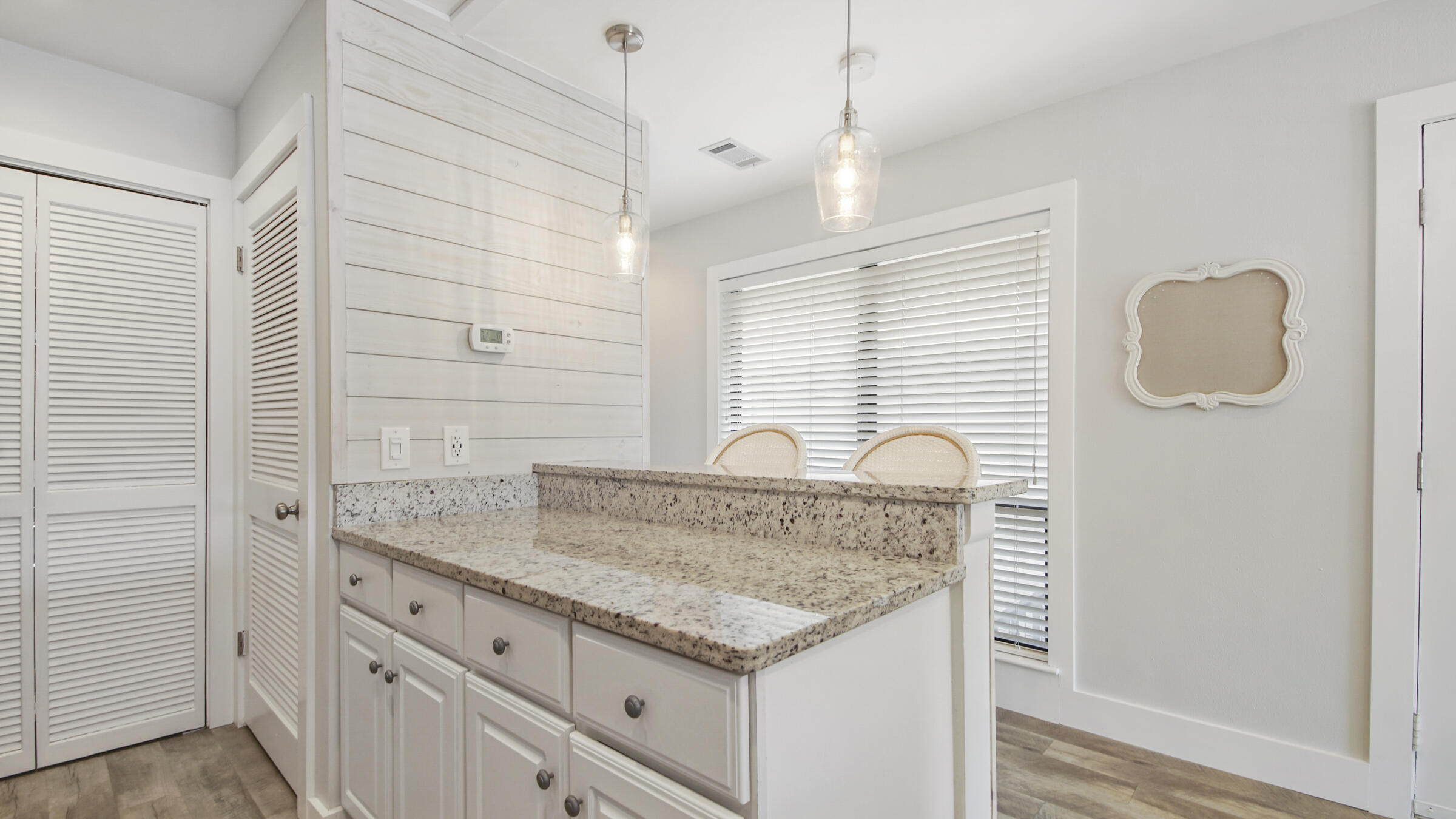 HARBOUR POINTE - Residential
