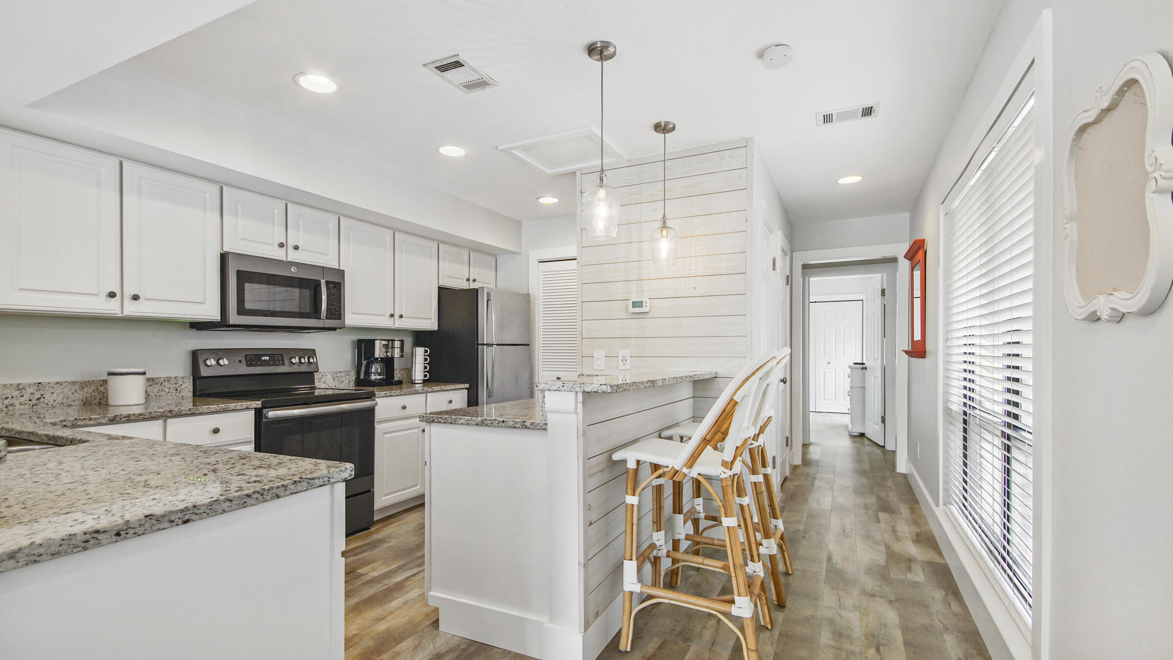 HARBOUR POINTE - Residential