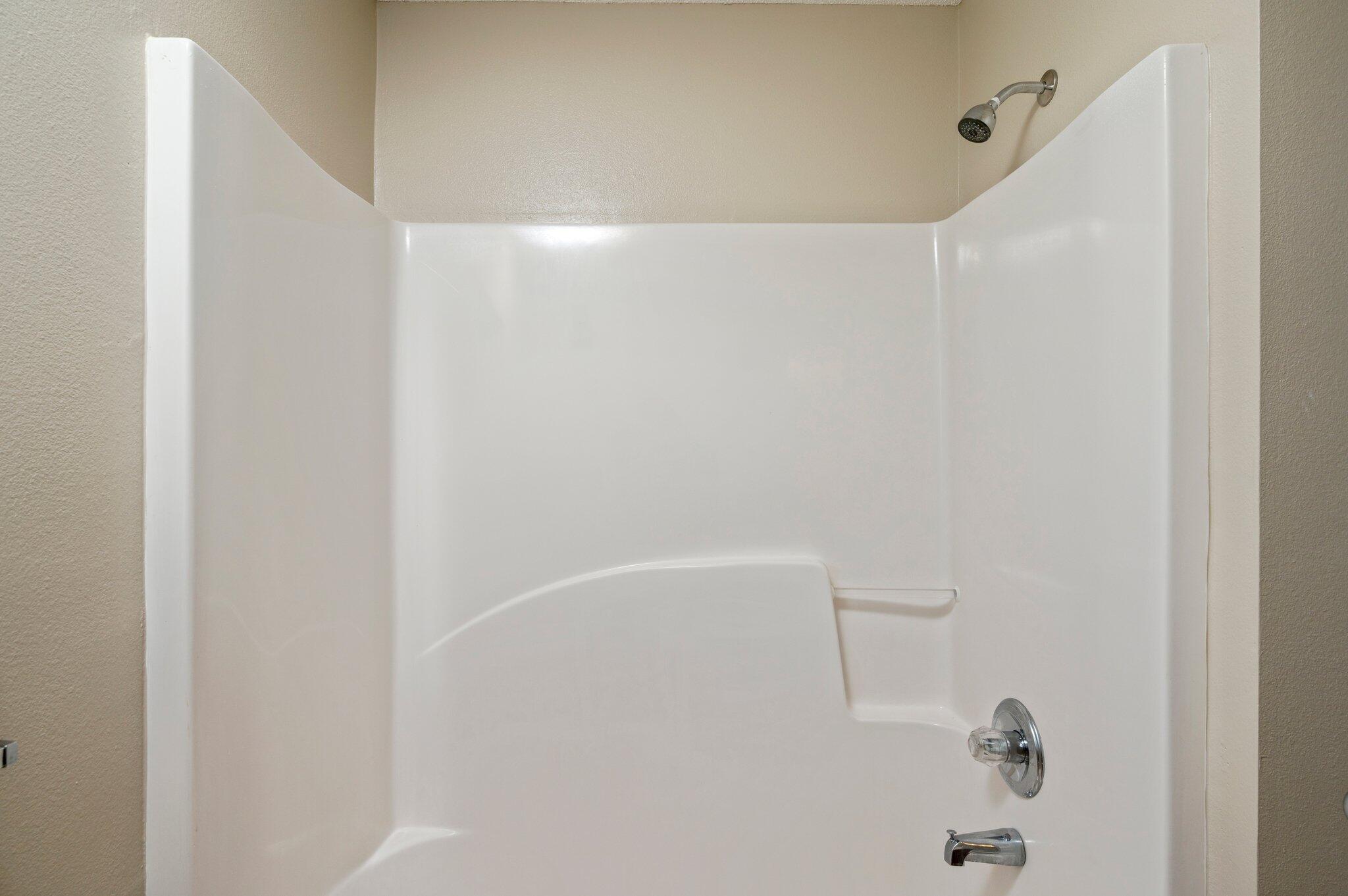 ALICIA PLACE - Residential Lease