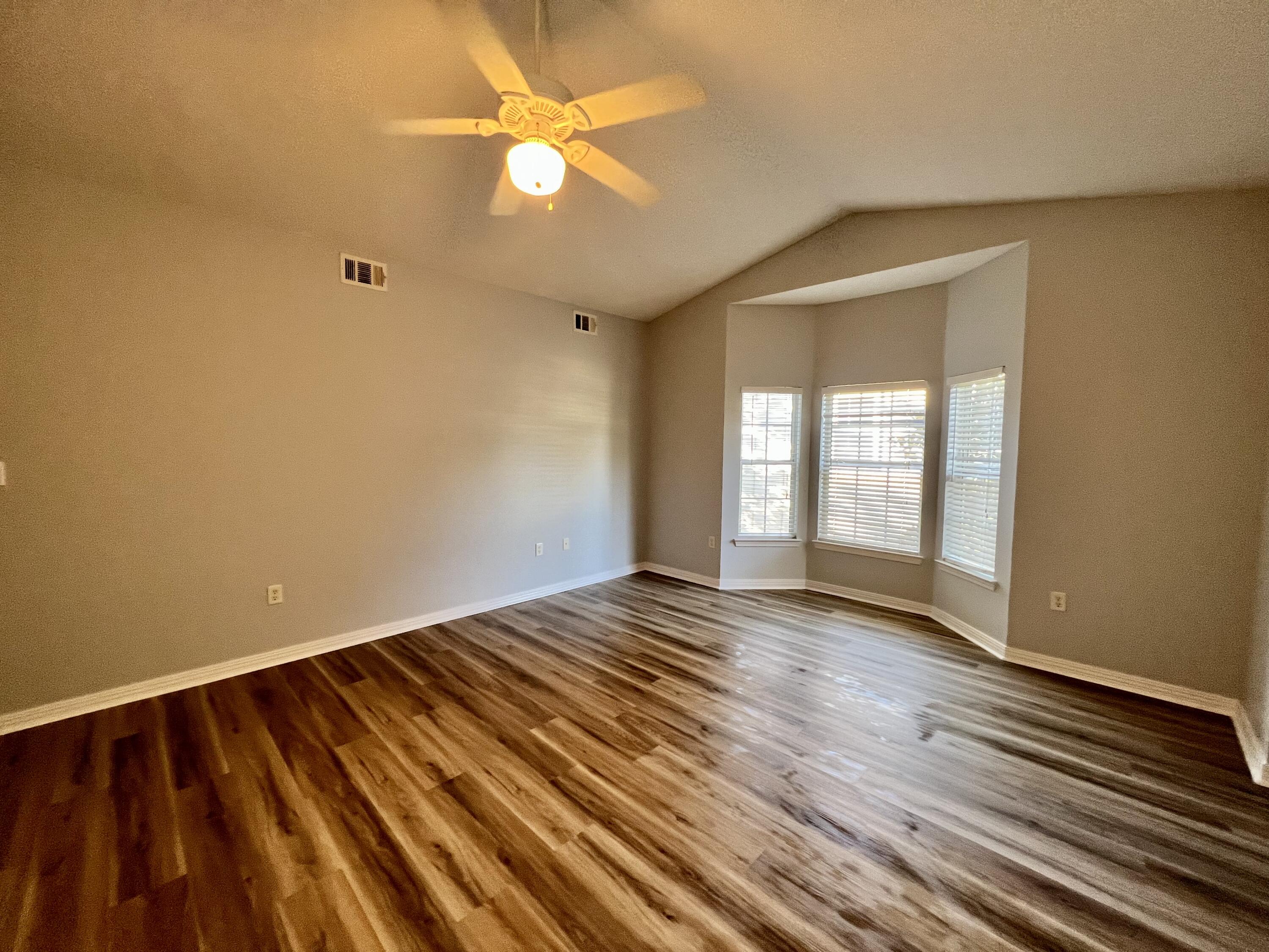 THE OAKS AT NICEVILLE PH I - Residential Lease