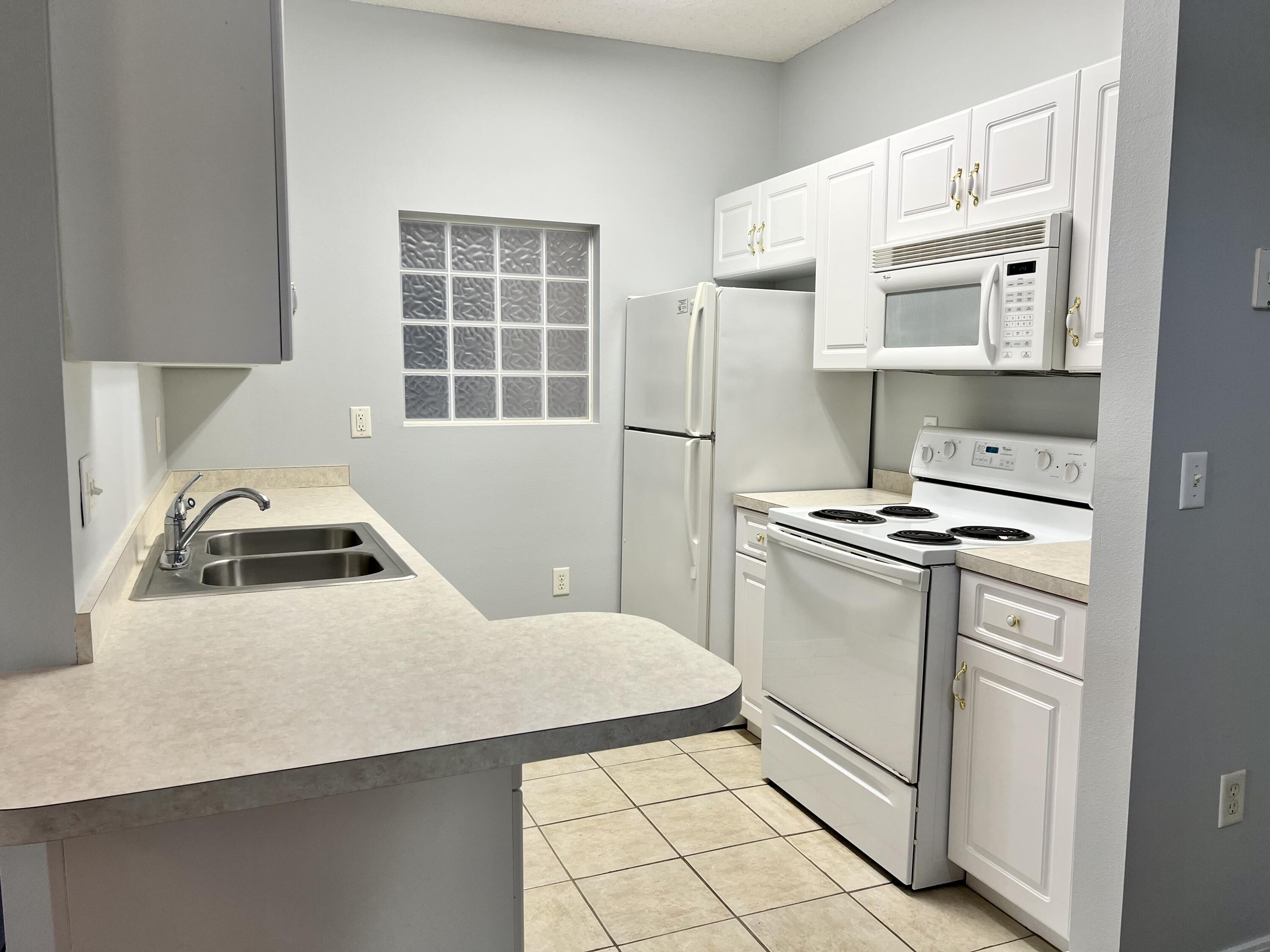 THE OAKS AT NICEVILLE PH I - Residential Lease