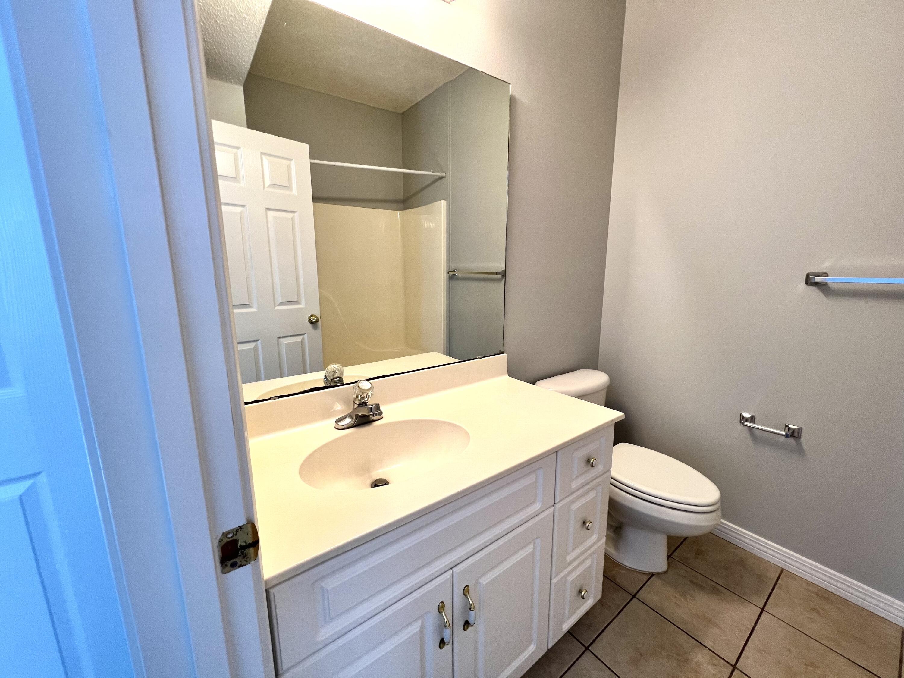 THE OAKS AT NICEVILLE PH I - Residential Lease