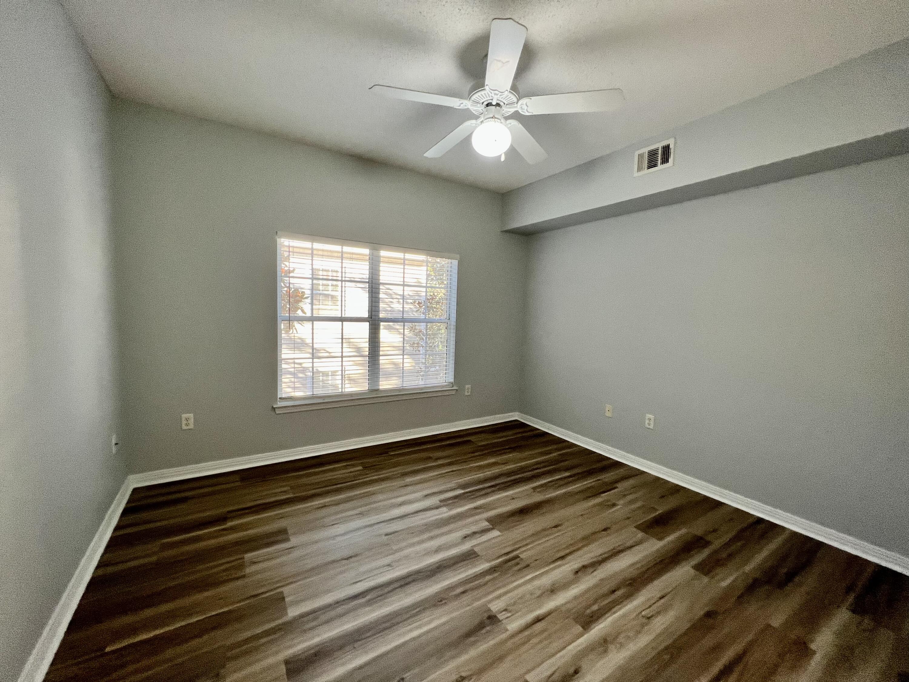 THE OAKS AT NICEVILLE PH I - Residential Lease