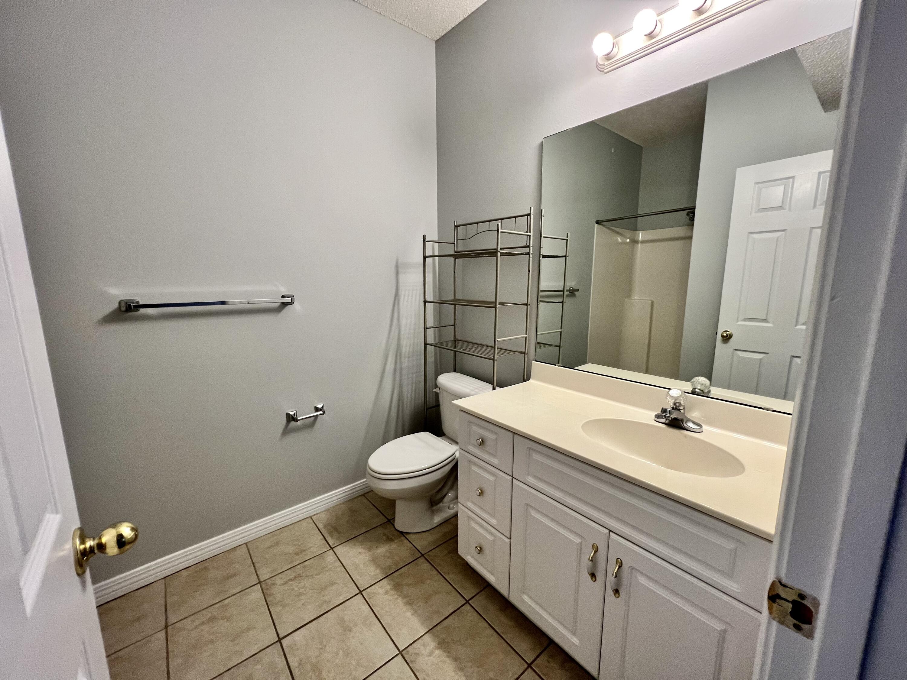 THE OAKS AT NICEVILLE PH I - Residential Lease