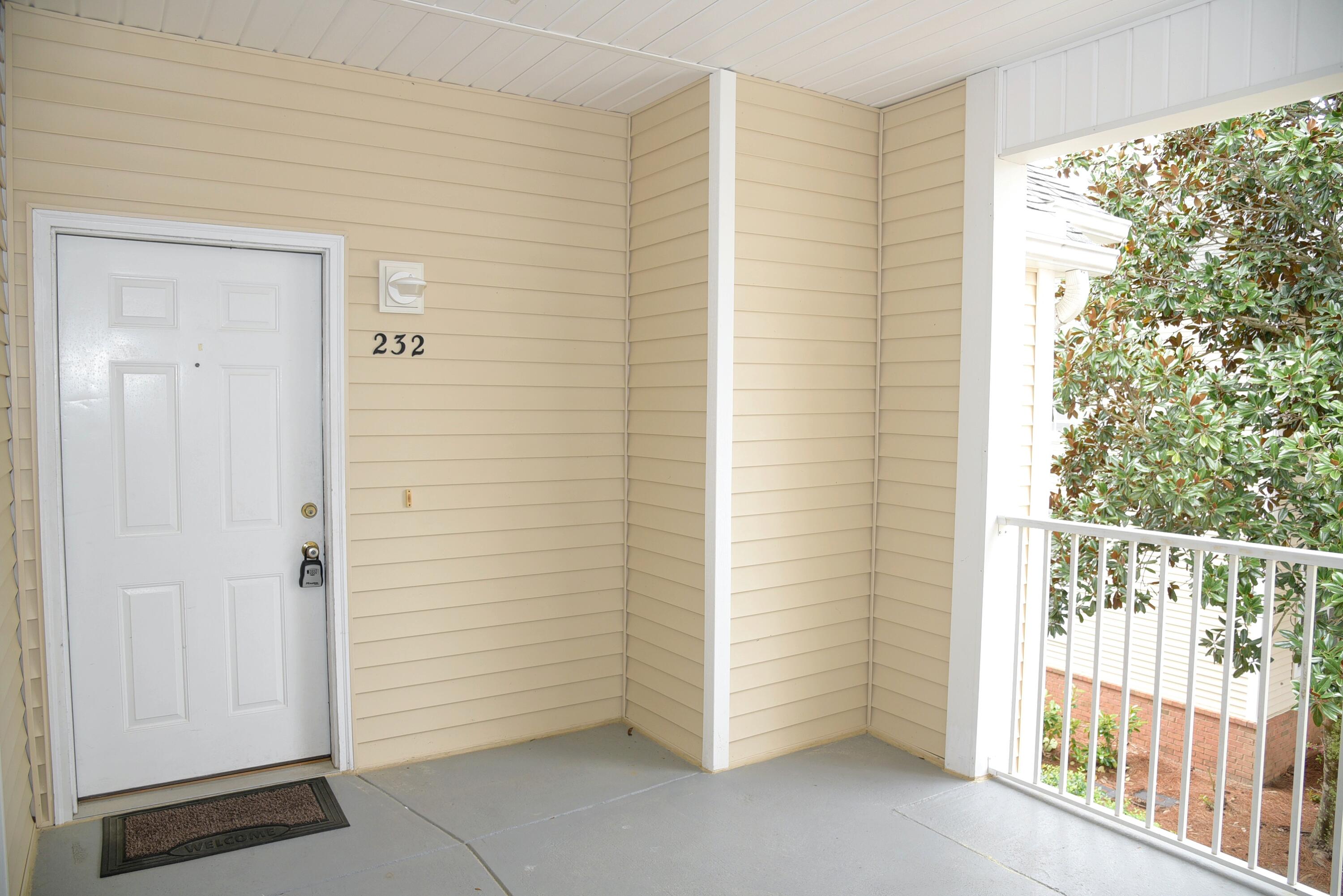 THE OAKS AT NICEVILLE PH I - Residential Lease