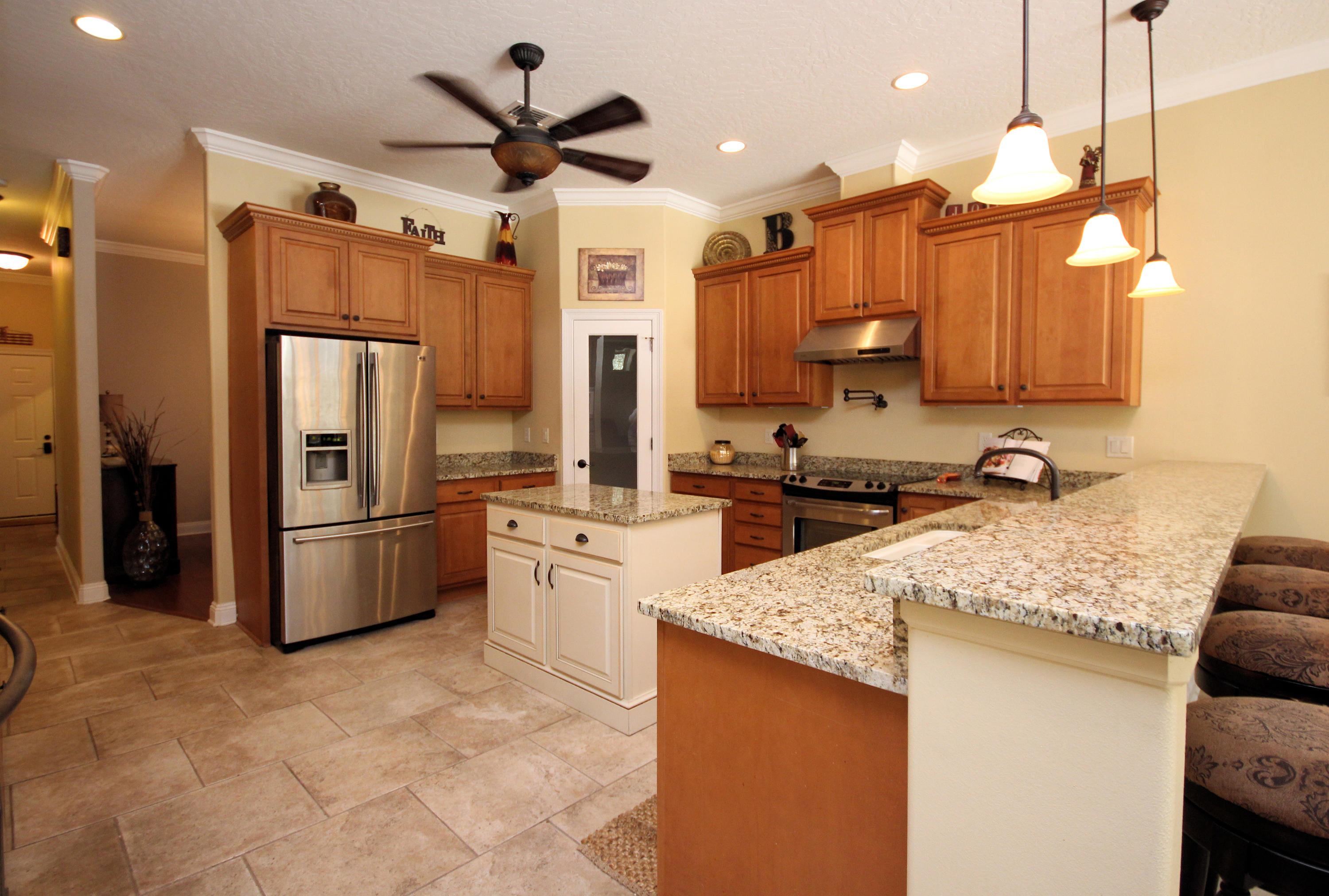 ROBLEDAL ESTATES - Residential