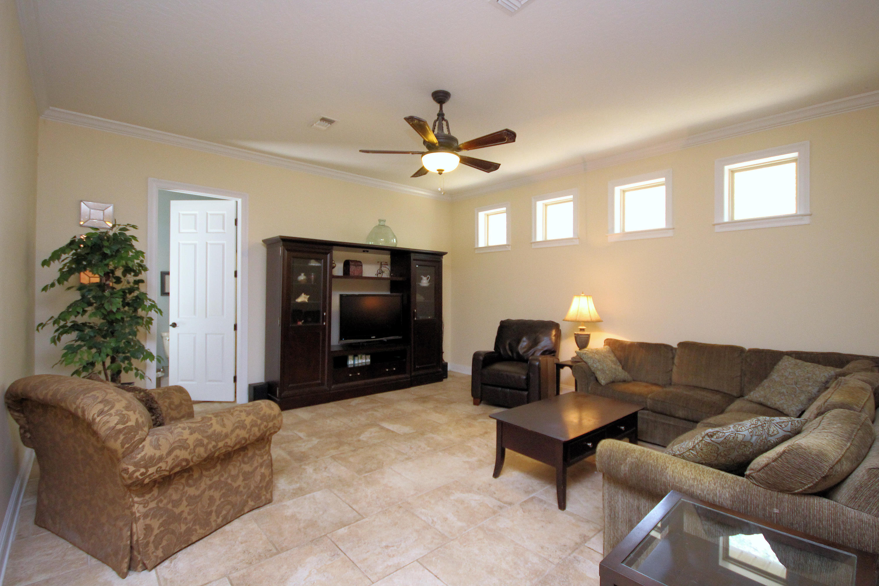 ROBLEDAL ESTATES - Residential