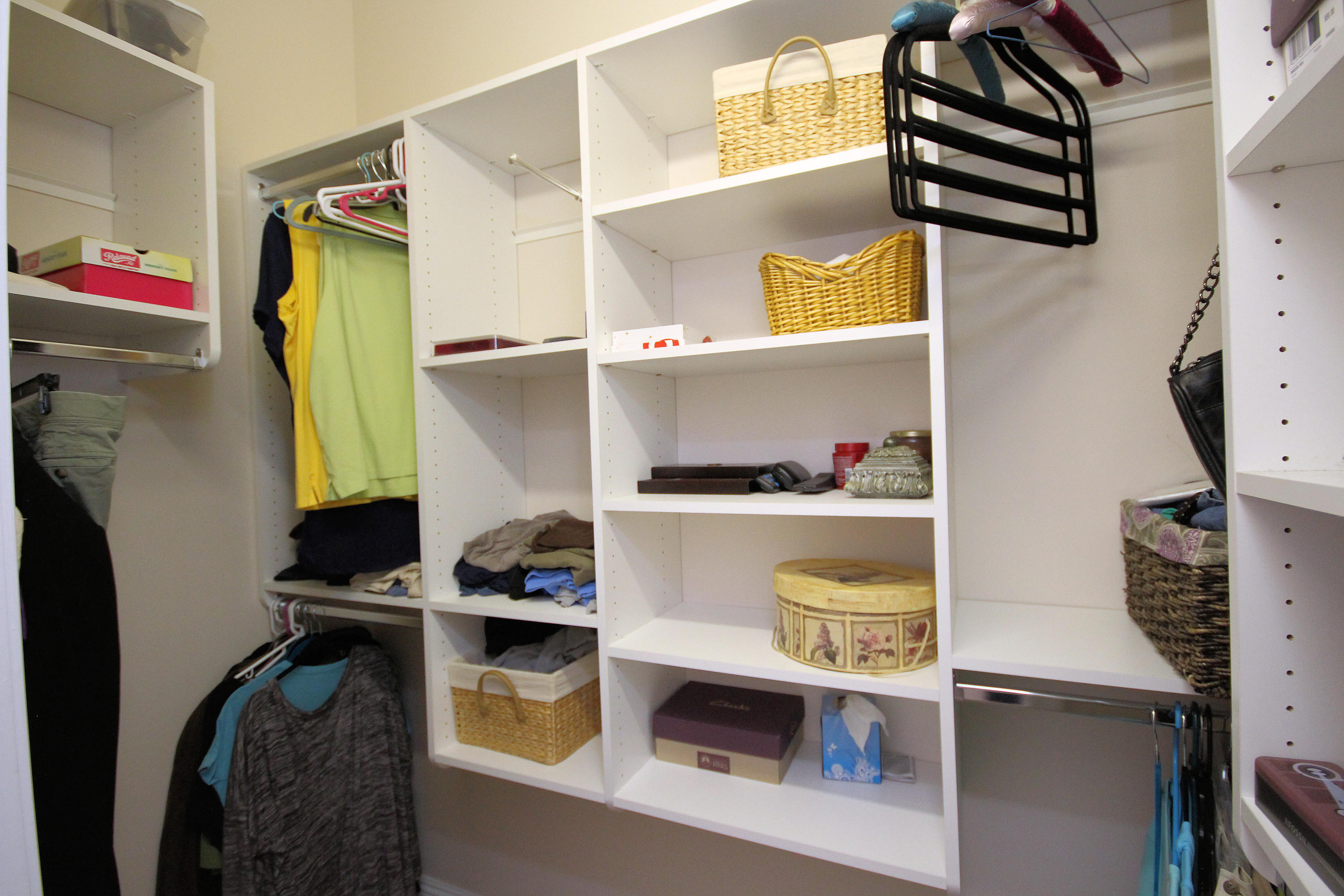 ROBLEDAL ESTATES - Residential