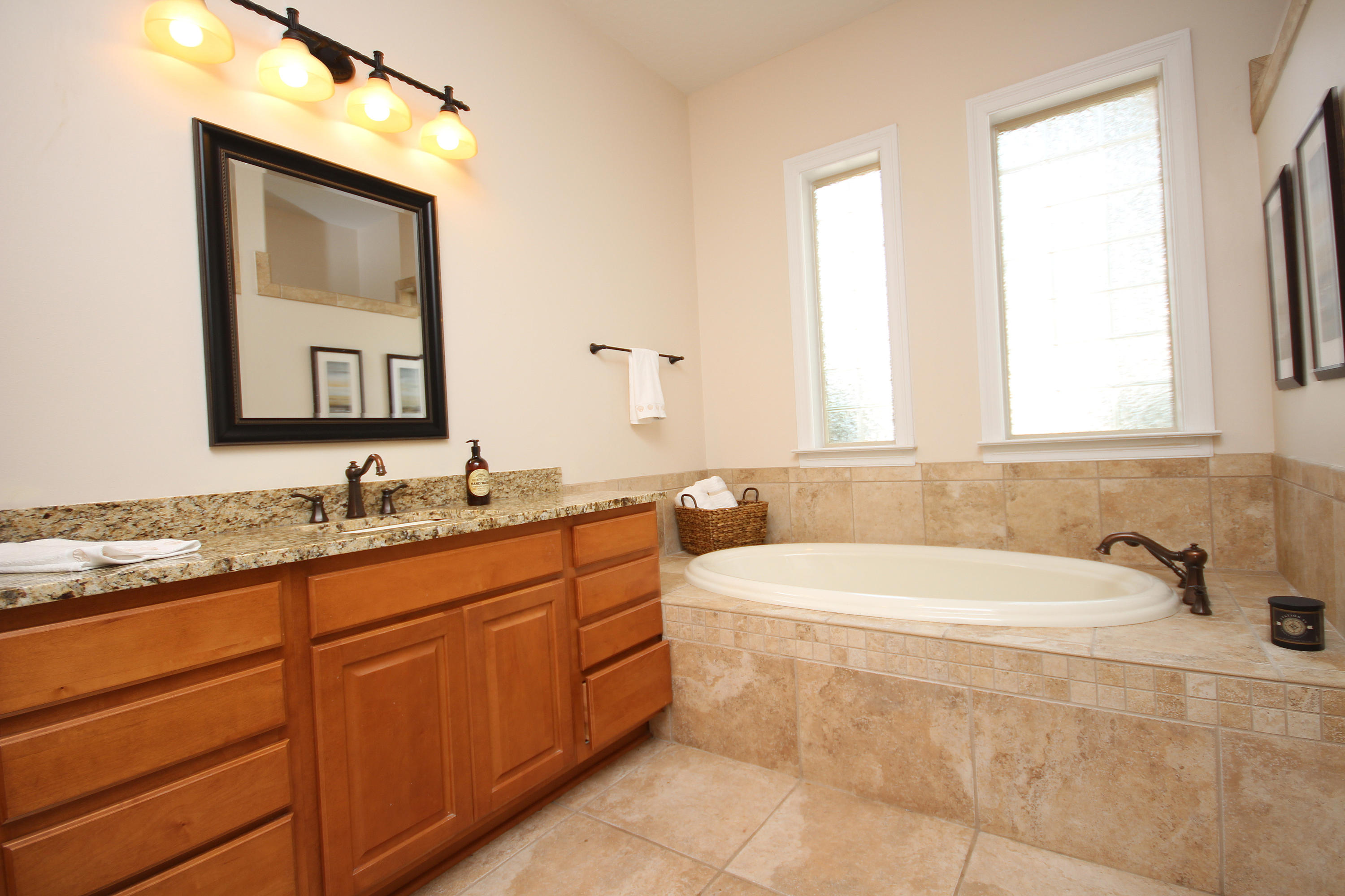 ROBLEDAL ESTATES - Residential