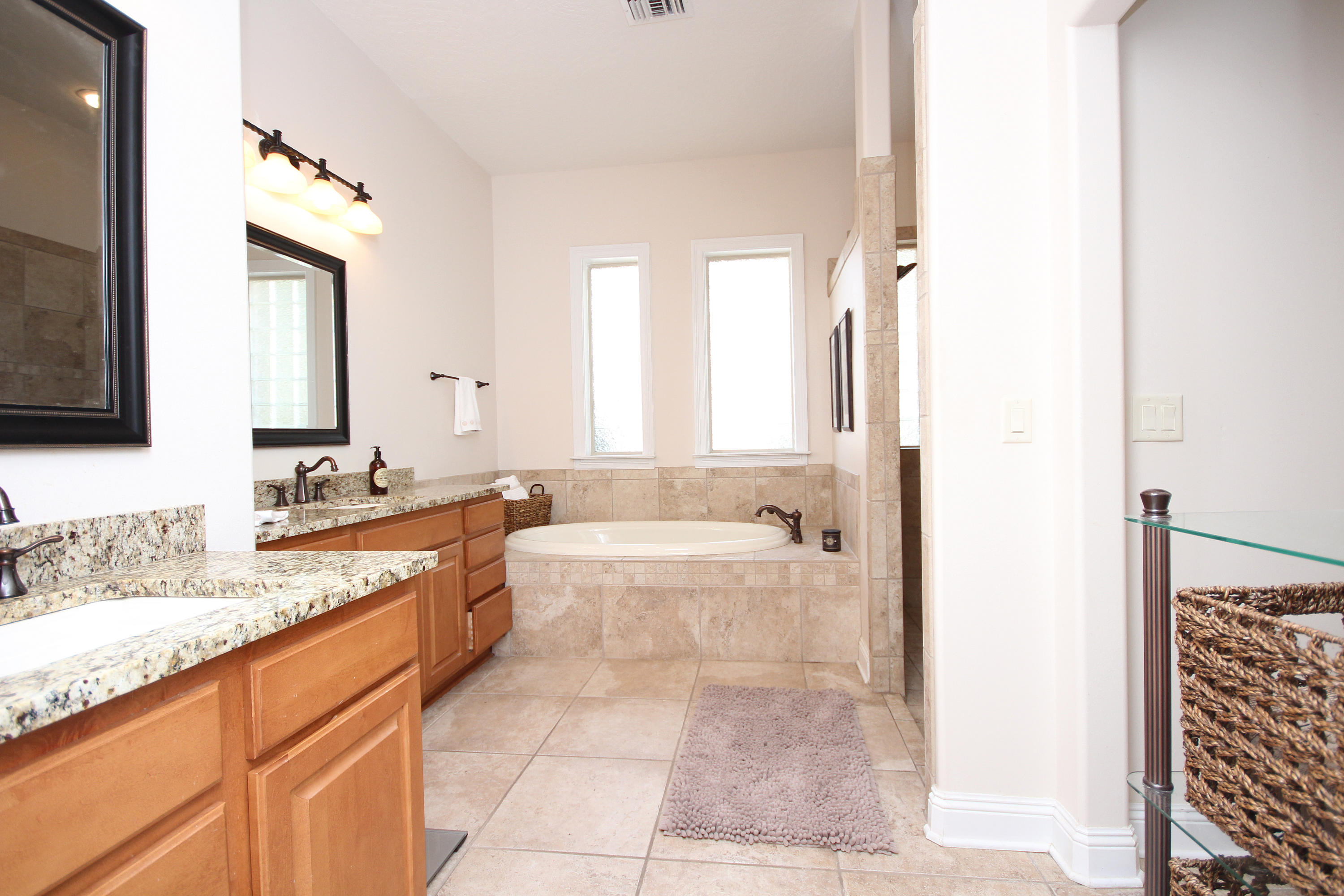 ROBLEDAL ESTATES - Residential