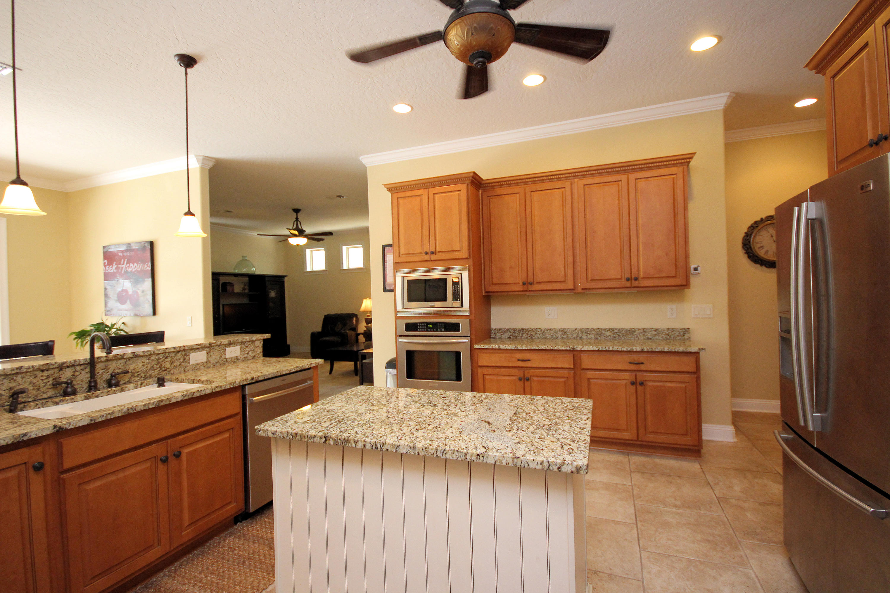 ROBLEDAL ESTATES - Residential