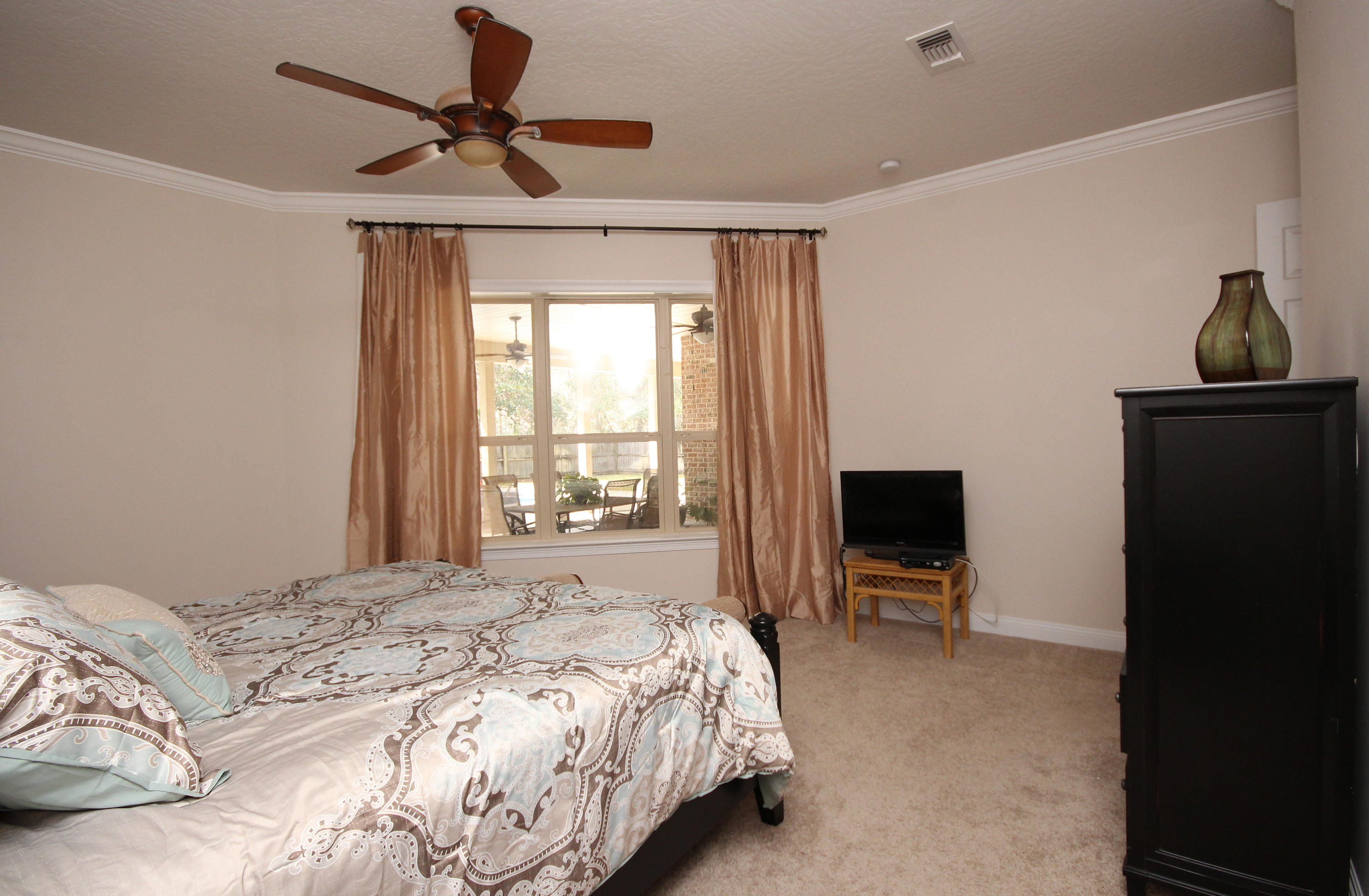 ROBLEDAL ESTATES - Residential