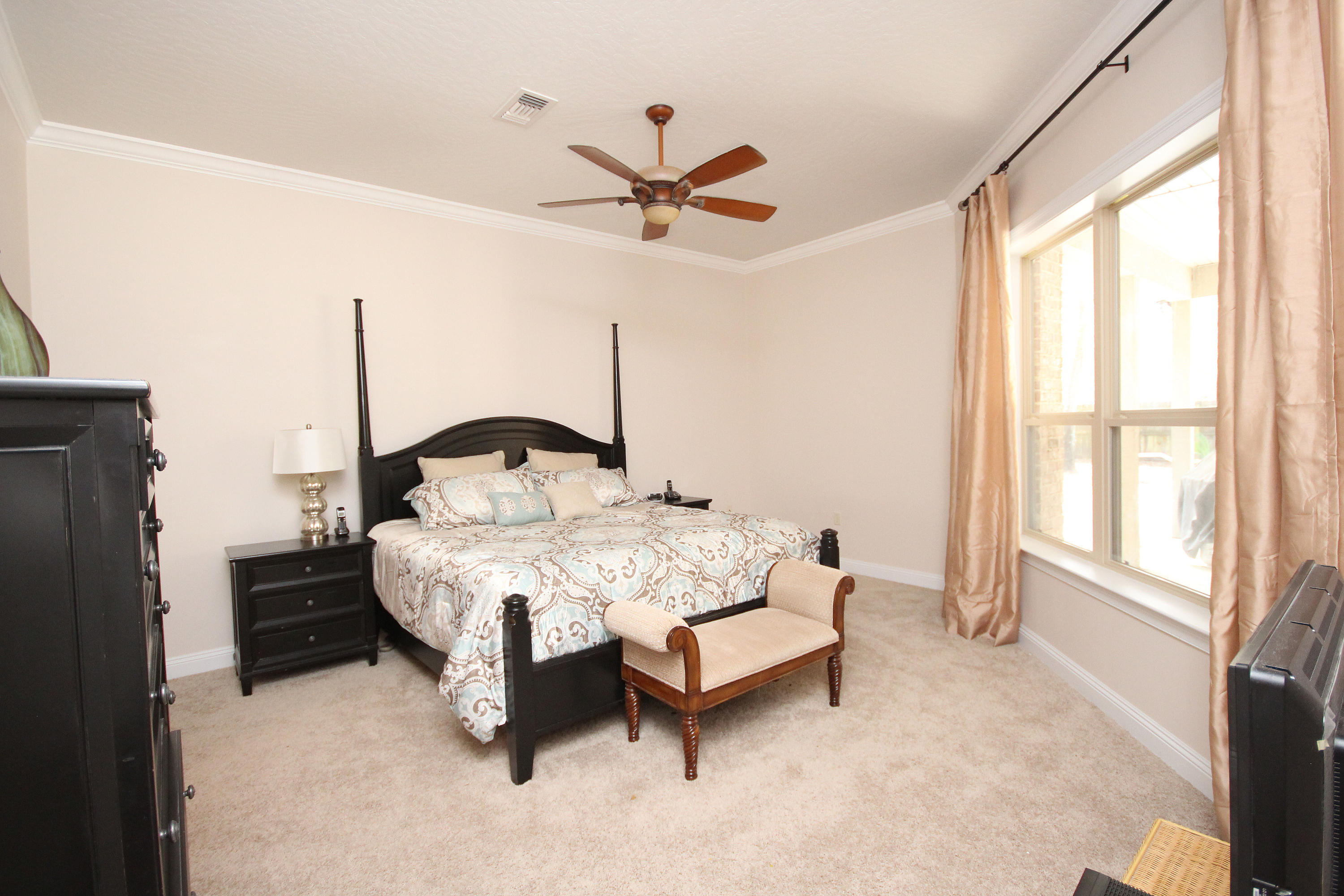 ROBLEDAL ESTATES - Residential