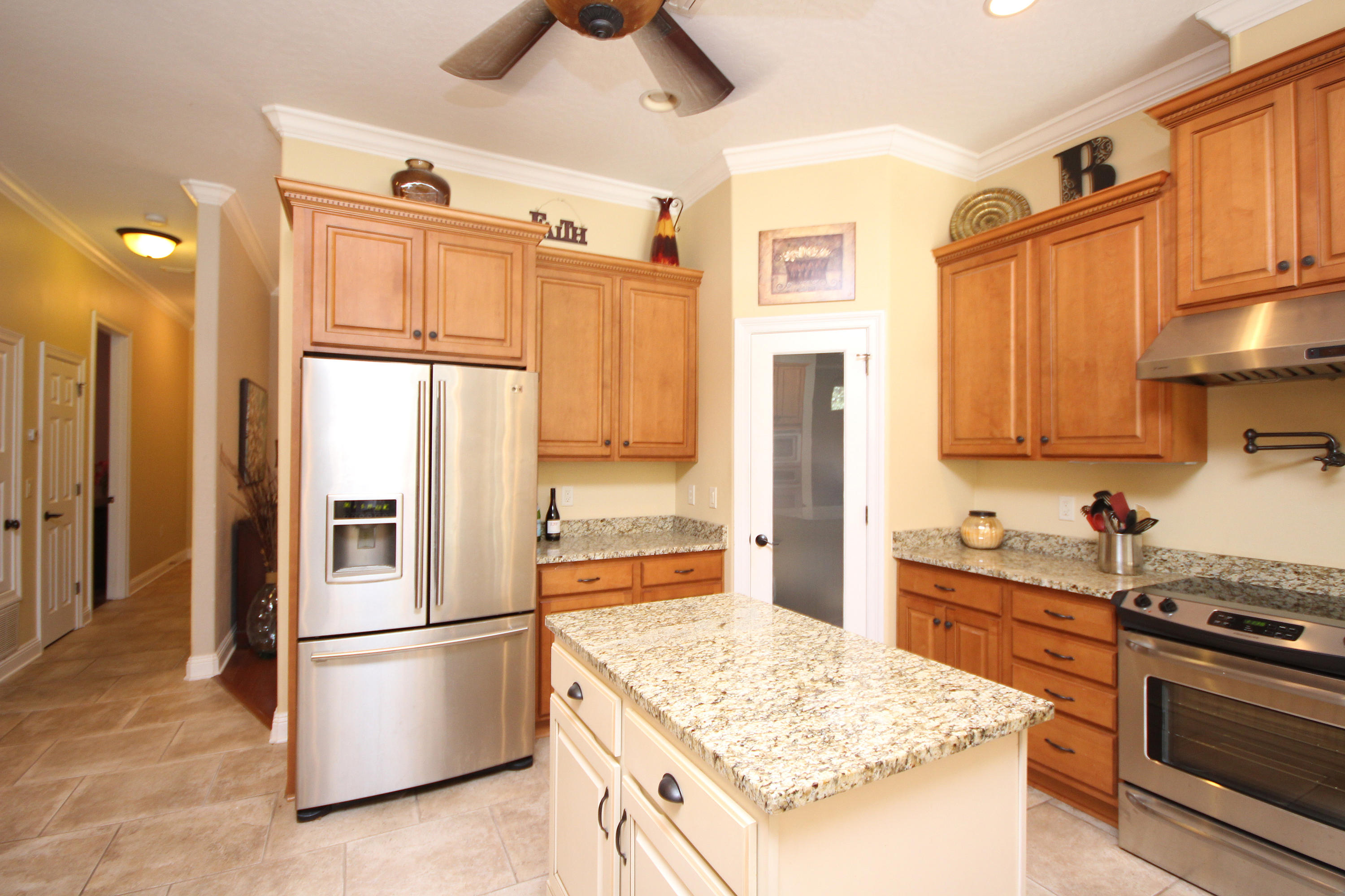 ROBLEDAL ESTATES - Residential