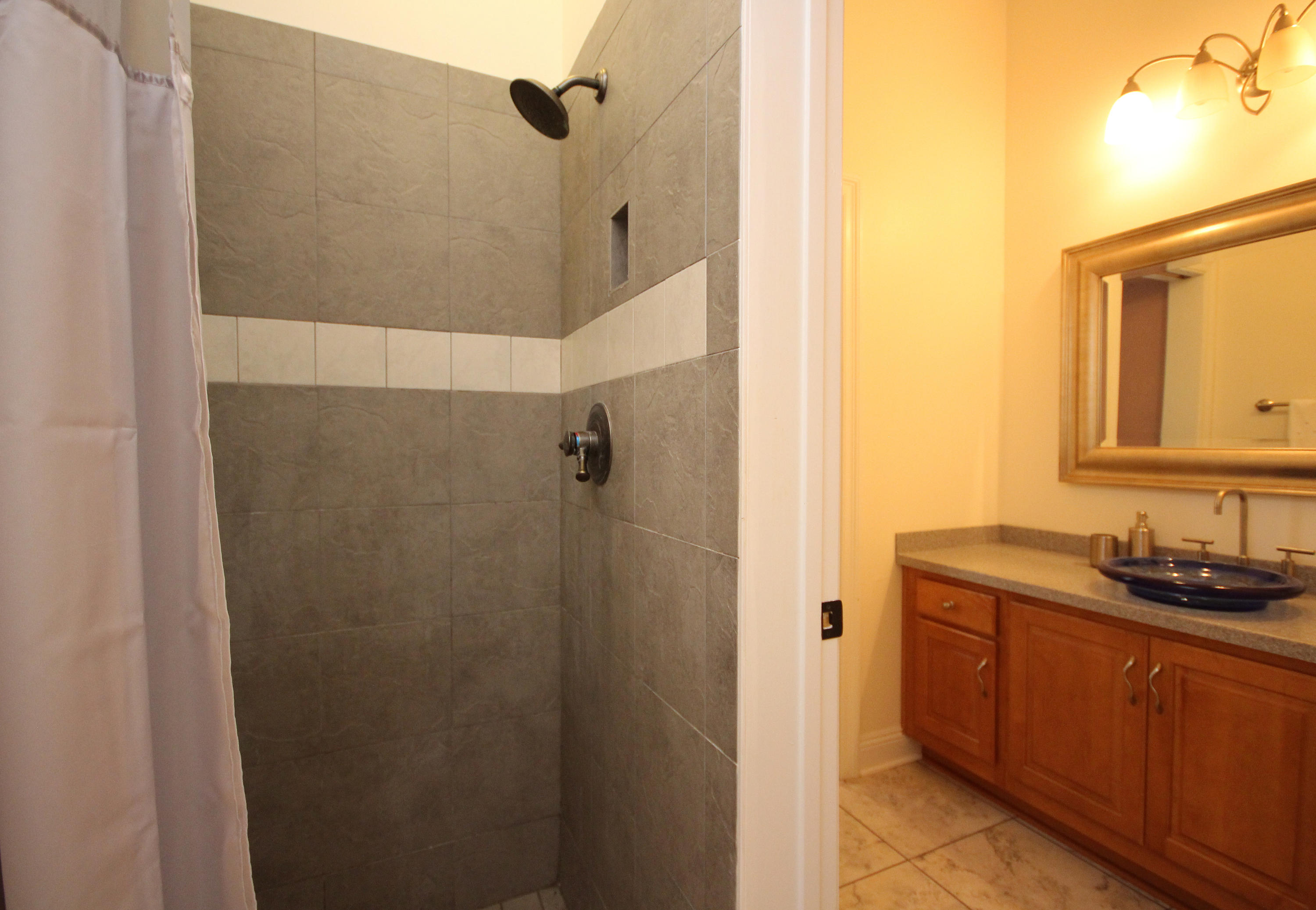 ROBLEDAL ESTATES - Residential