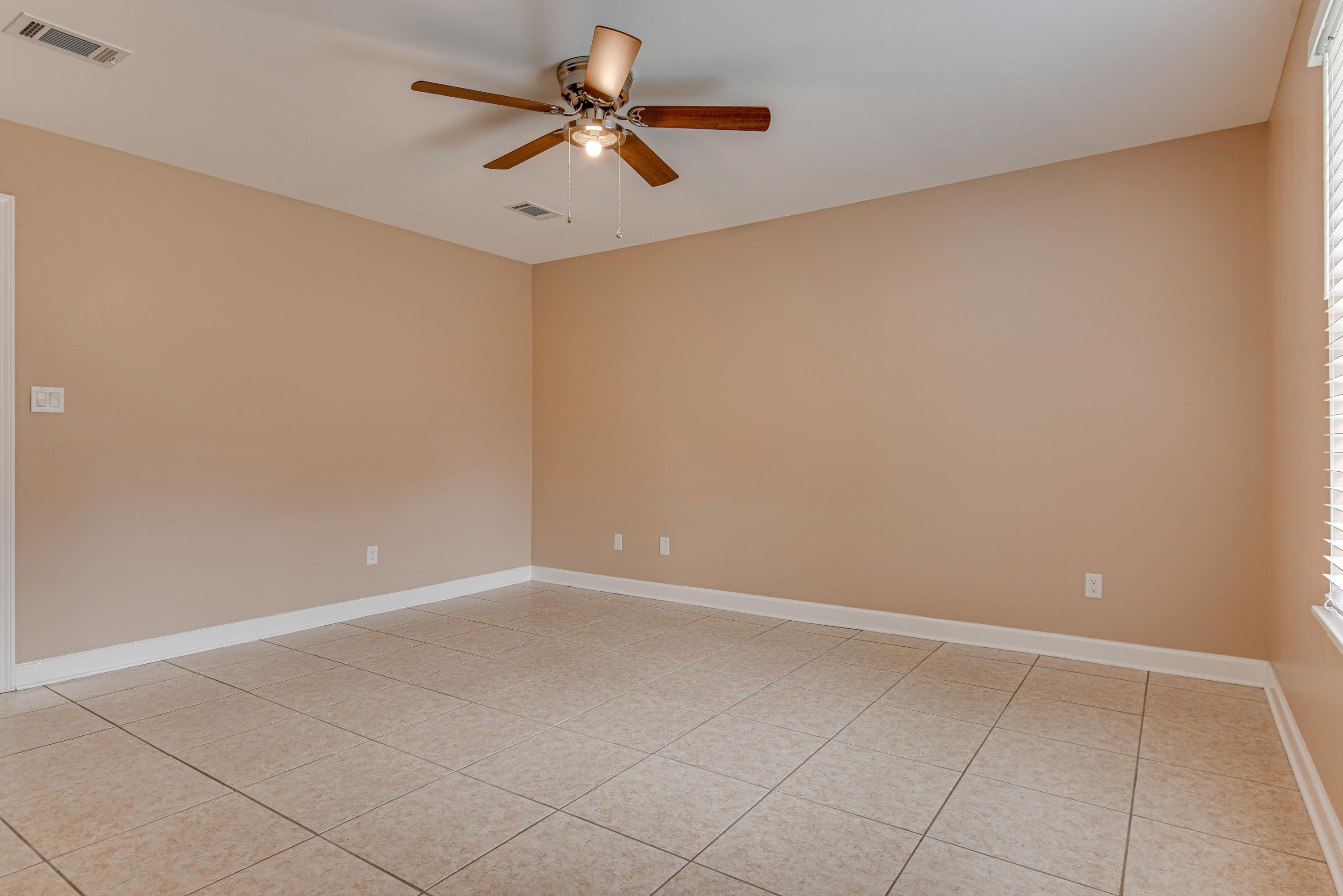 COUNTRY BREEZE ESTATES - Residential