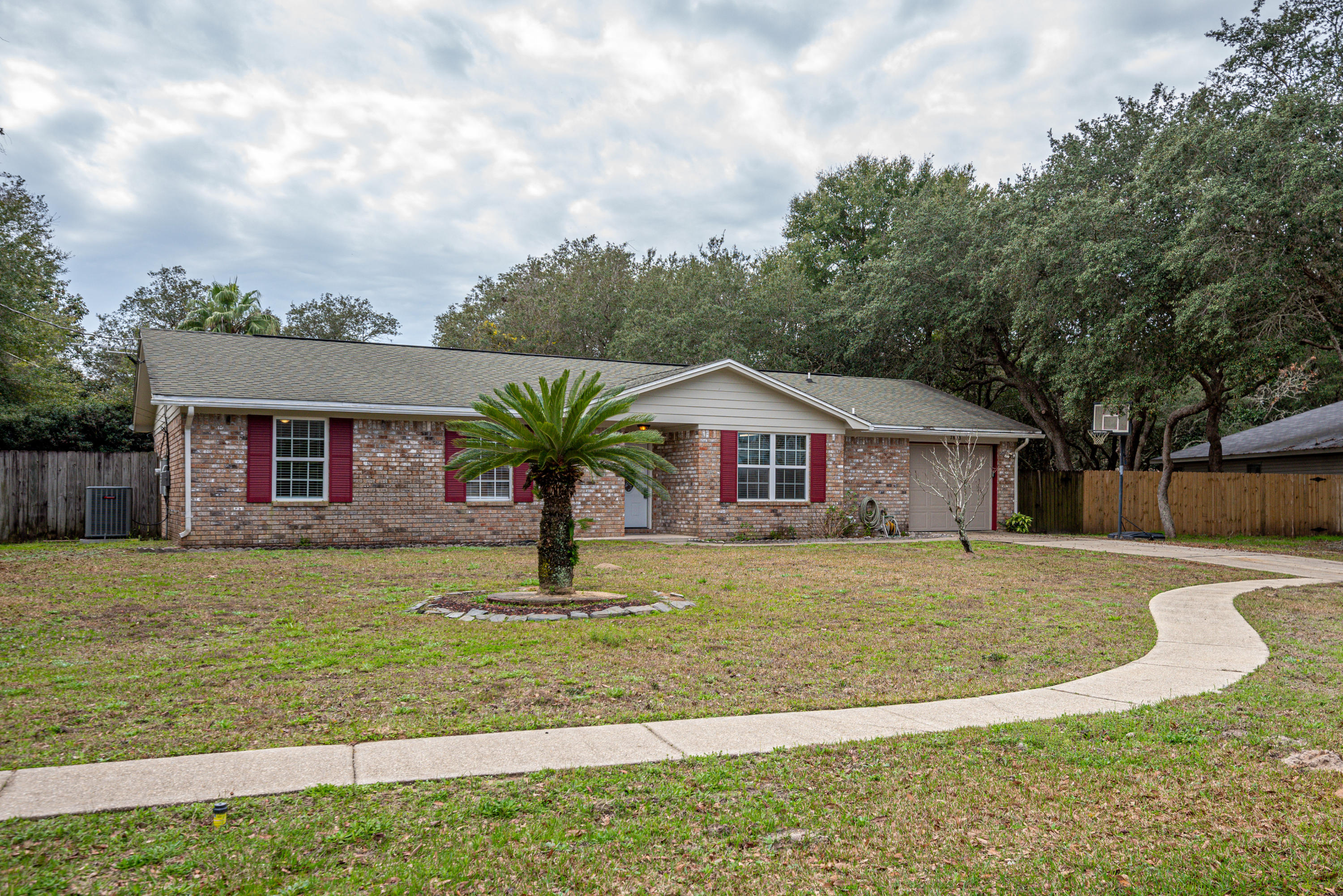 COUNTRY BREEZE ESTATES - Residential