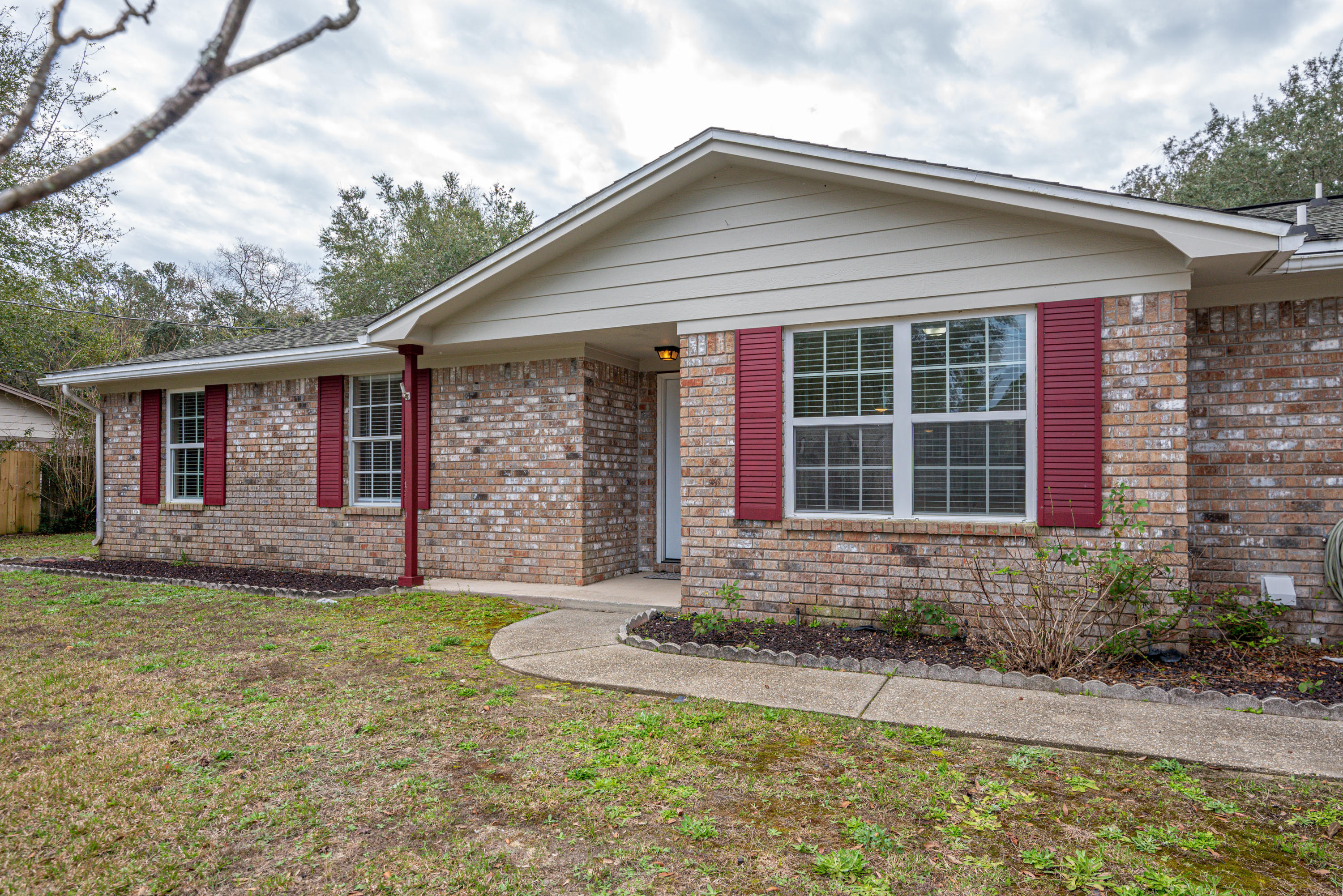 COUNTRY BREEZE ESTATES - Residential