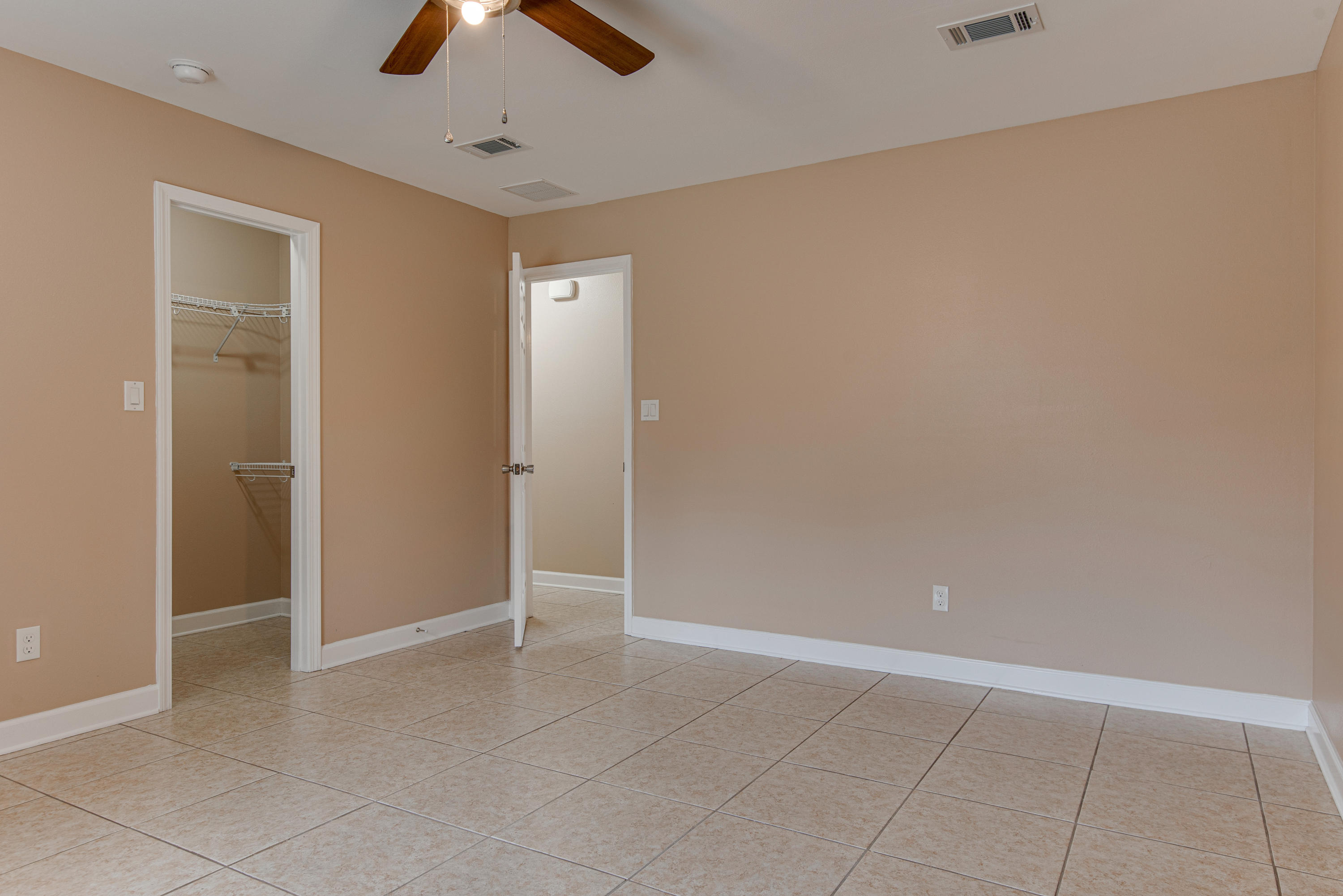 COUNTRY BREEZE ESTATES - Residential