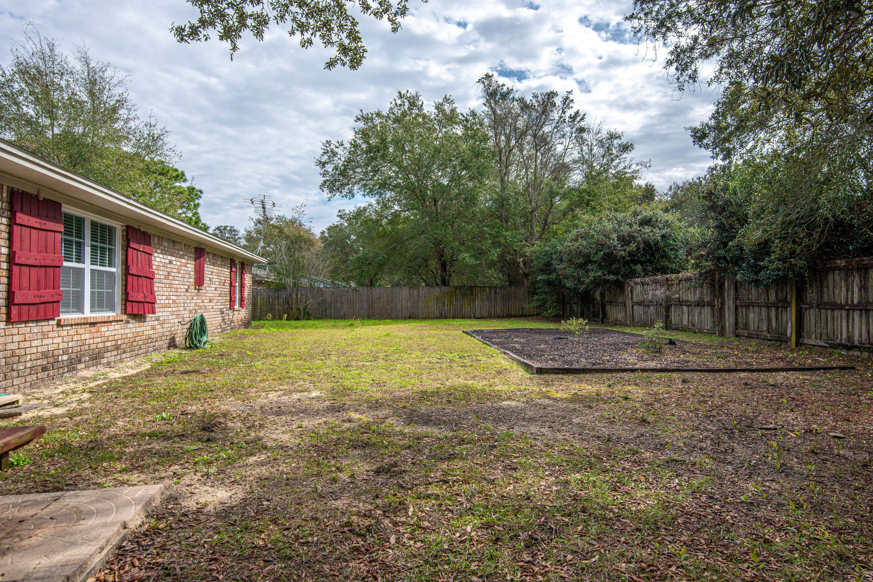 COUNTRY BREEZE ESTATES - Residential