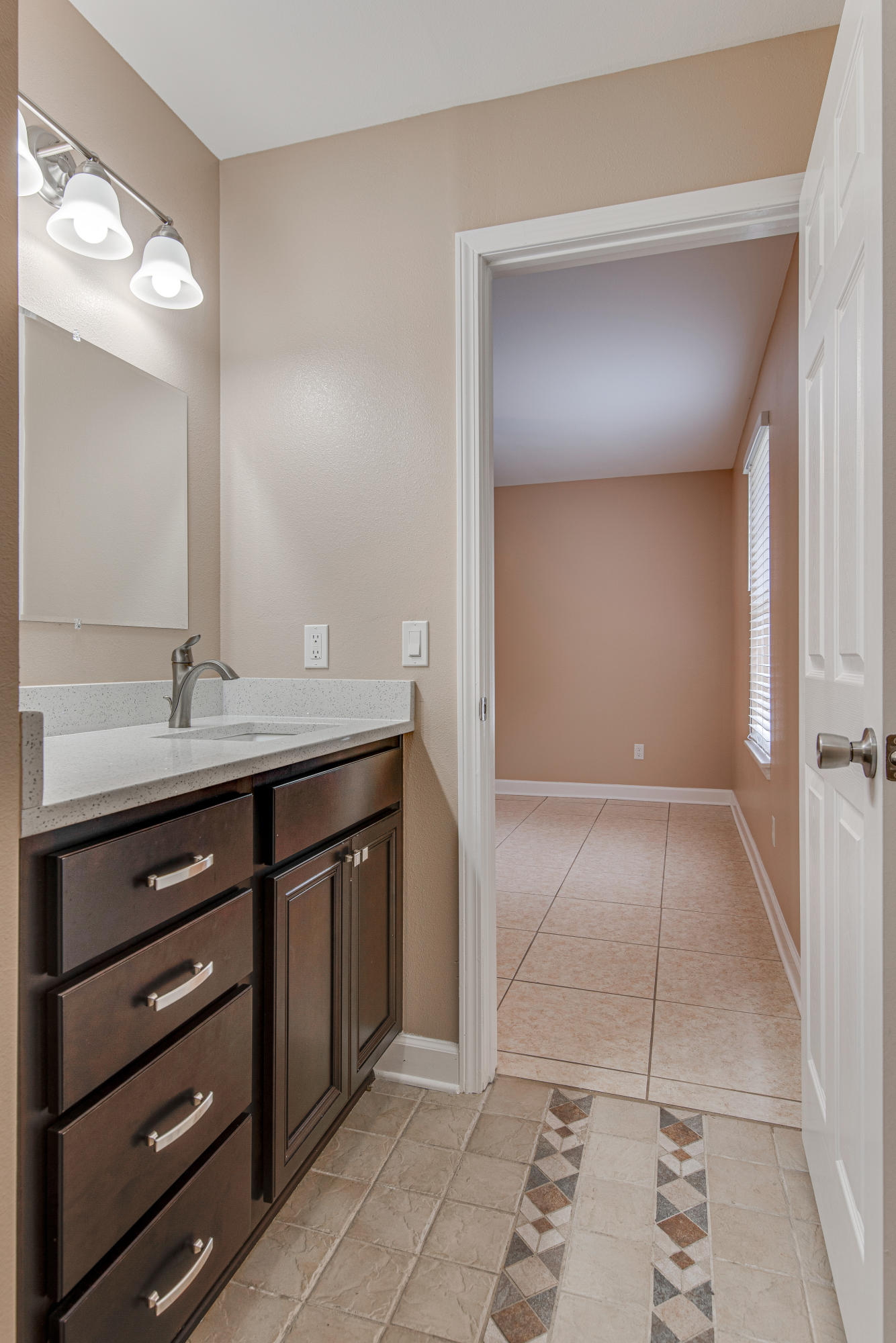 COUNTRY BREEZE ESTATES - Residential