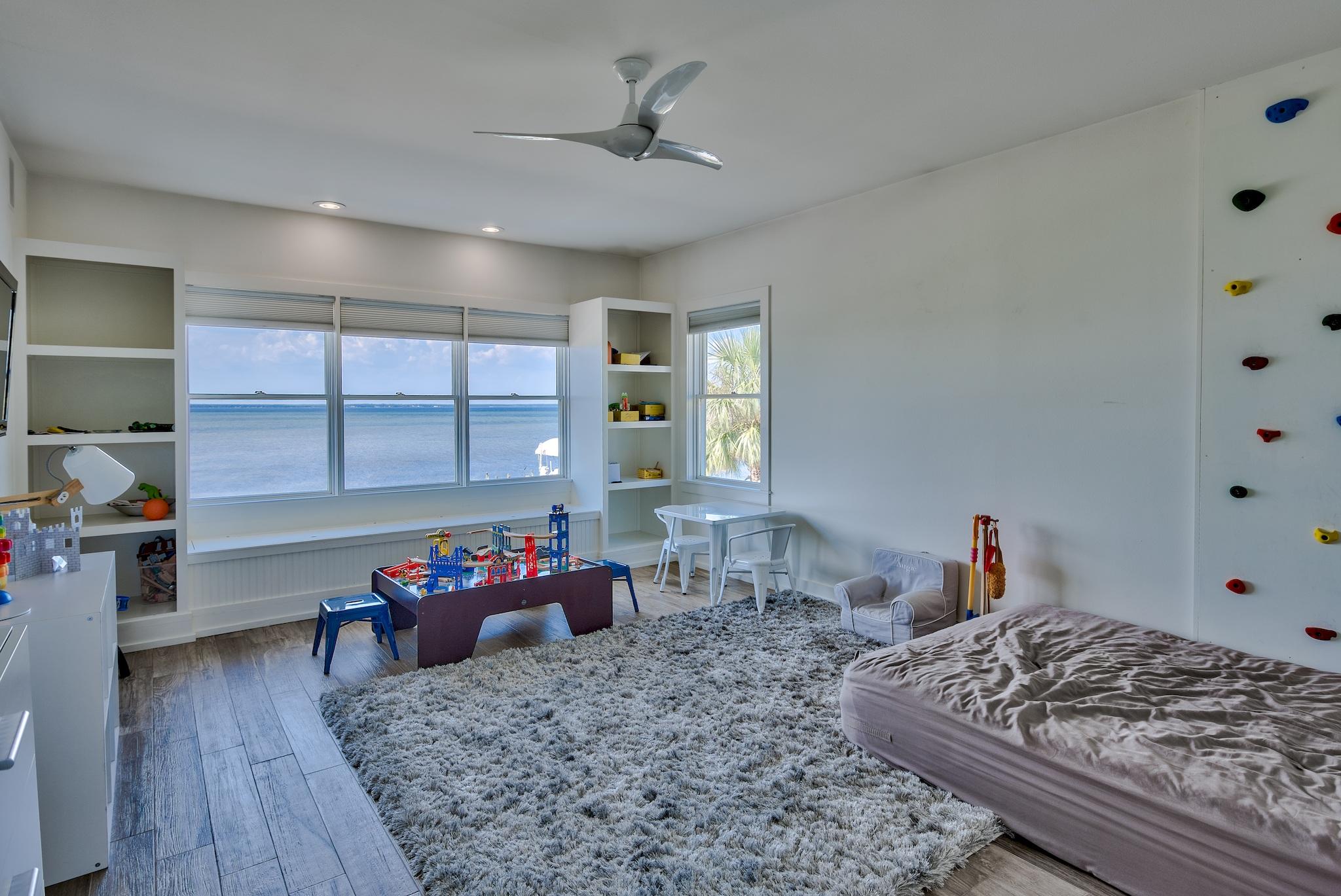EMERALD BAY PH 1A - Residential
