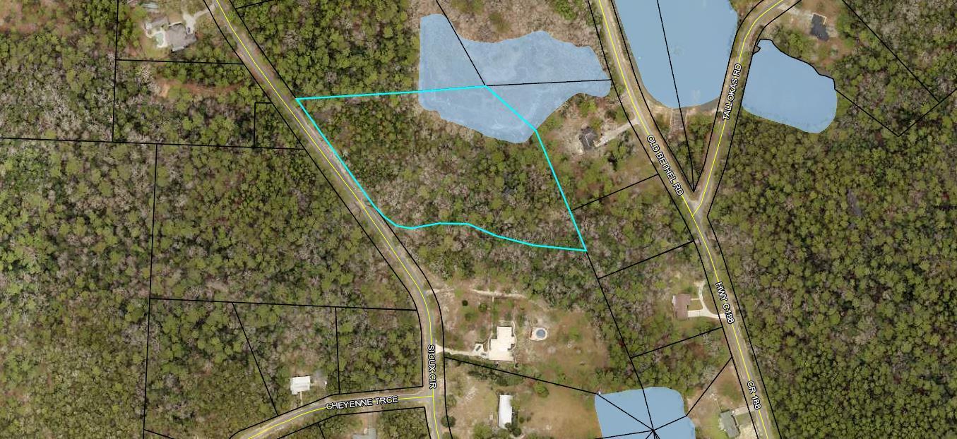 Simply impressive. Nearly 6 acres in the affluent area off of Sioux Cir. Lots of options with this parcel. Look no more .. this is your opportunity to build your dream home and distance between you and your immediate neighbors. A must see to appreciate. Survey provided.