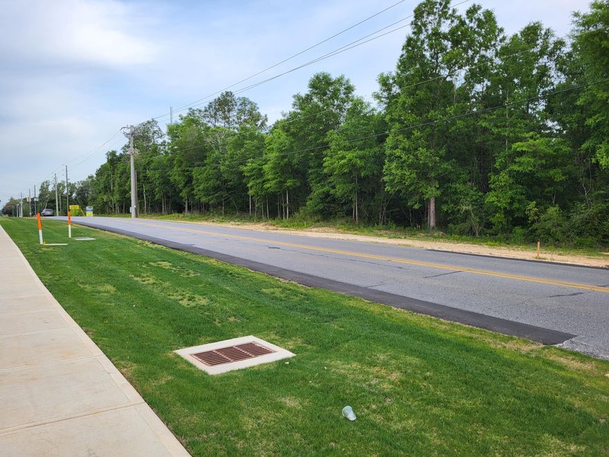 Price Reduced over $80,000 motivated seller. 6.8 acres zoned C-1 Commercial in the City of Crestview, 350 feet of paved road frontage, property slopes to the rear, all wooded.  Located near the Hospital, Walmart, and Interstate 10.  Eglin Air Force Base, Duke Field, and the Army Special Forces are large employers in the area. Population of 48,453 within 5 miles.