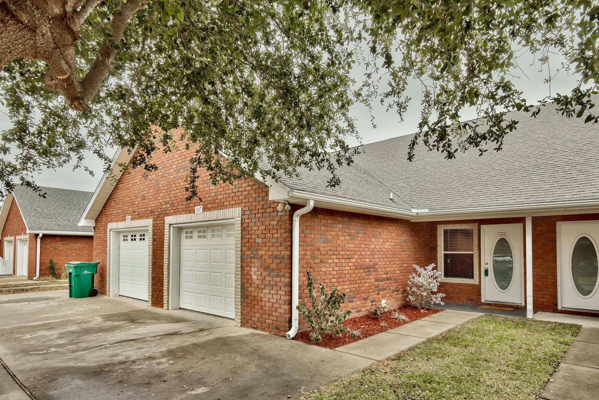 QUAIL HOLLOW - Residential