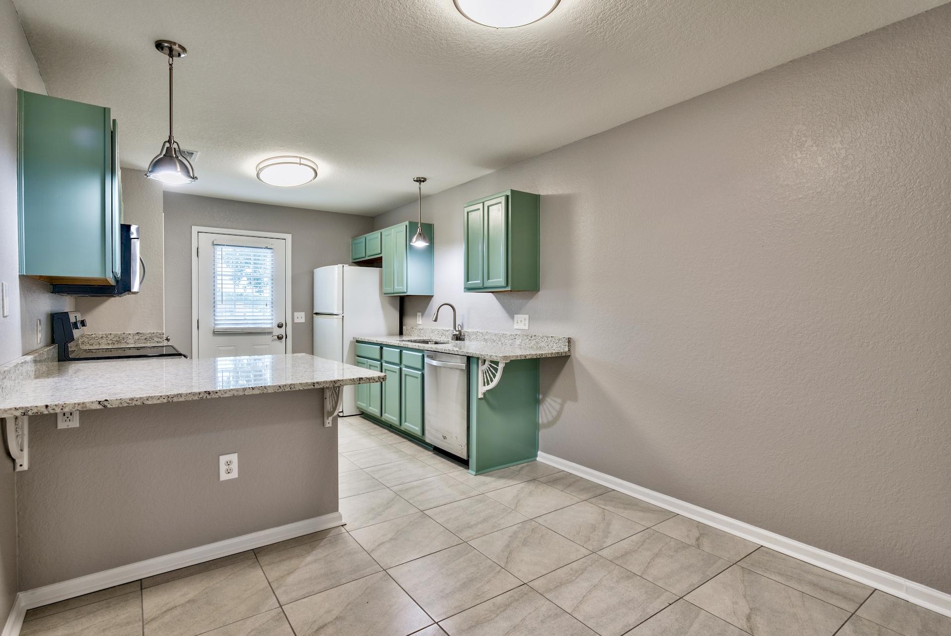 QUAIL HOLLOW - Residential