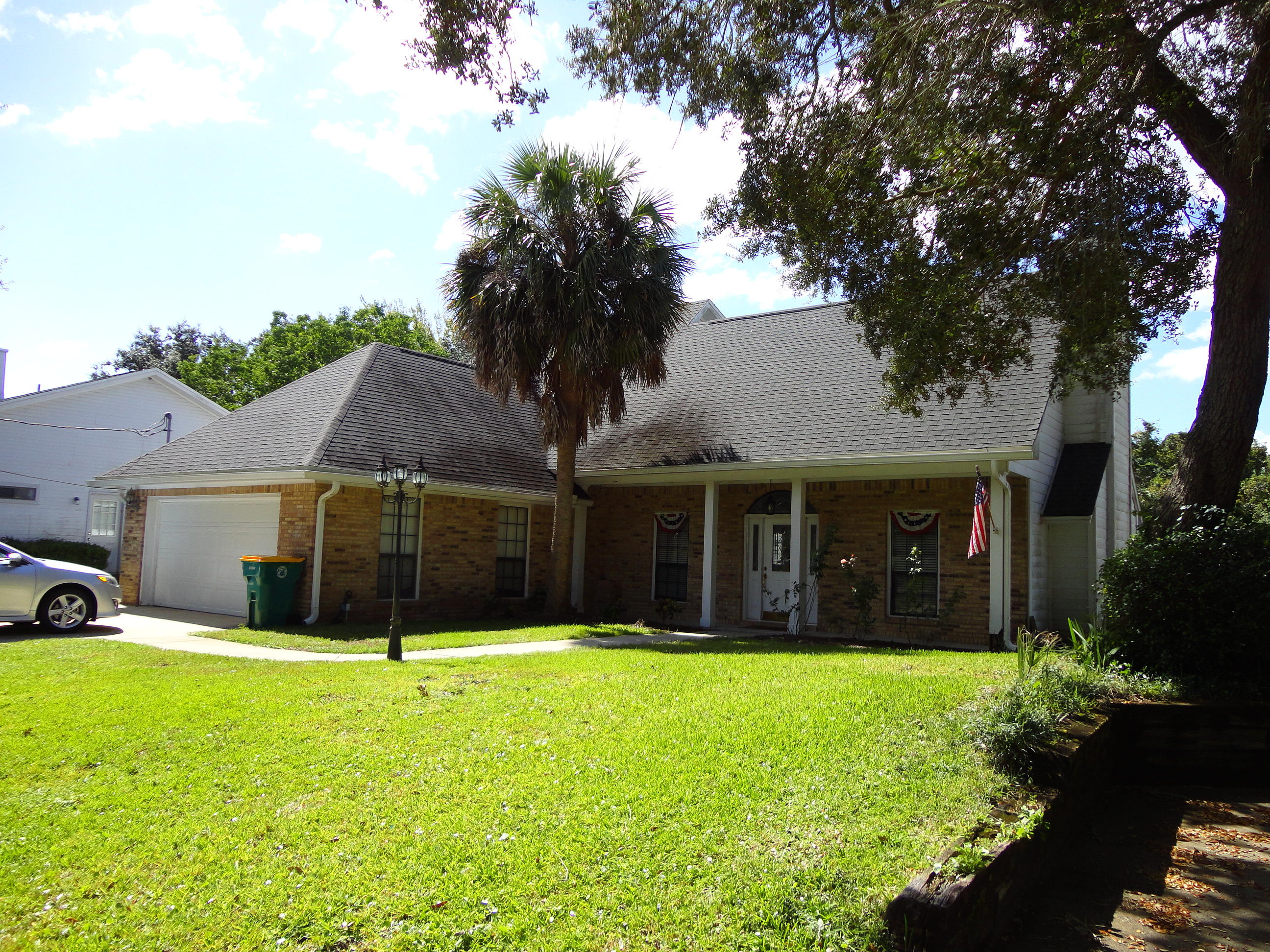 LAKE LORRAINE GARDENS - Residential