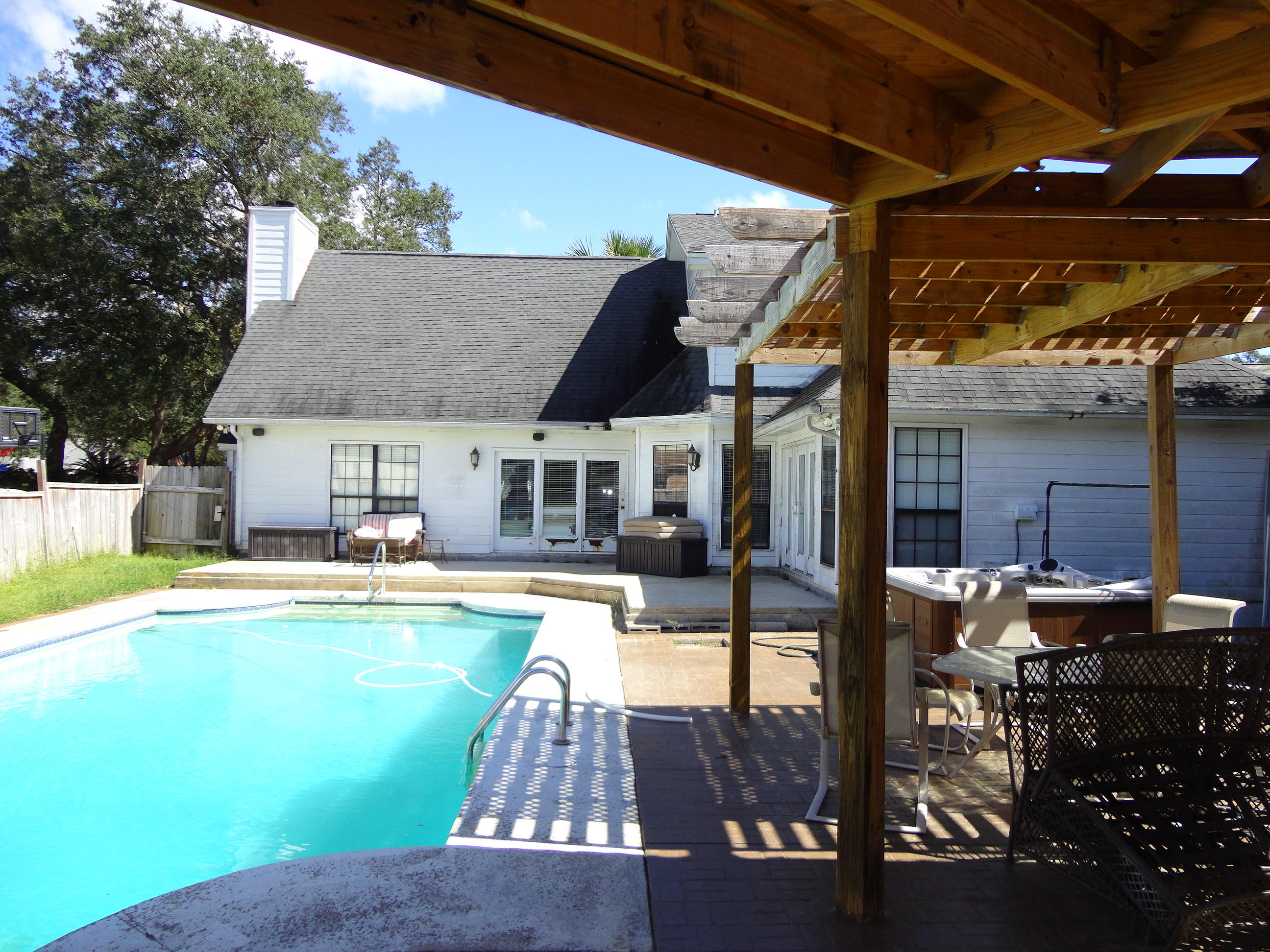 LAKE LORRAINE GARDENS - Residential