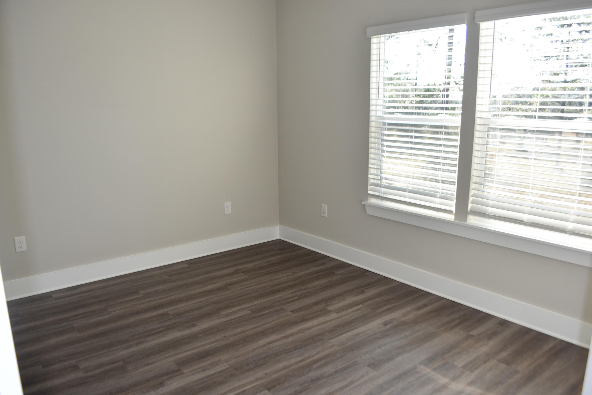 VERANDAS AT FREEPORT - Residential Lease